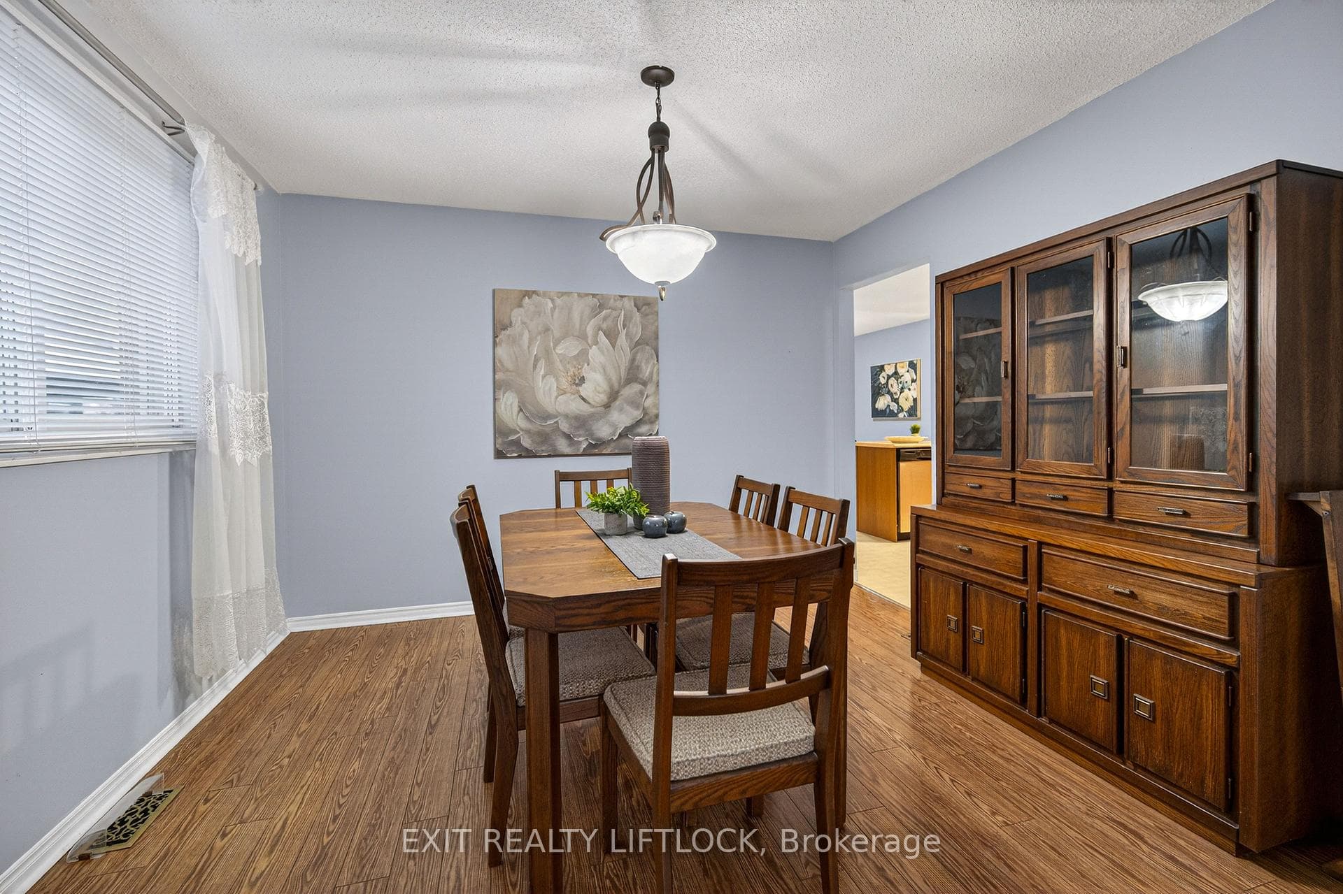 1627 Ramblewood Drive photo 8