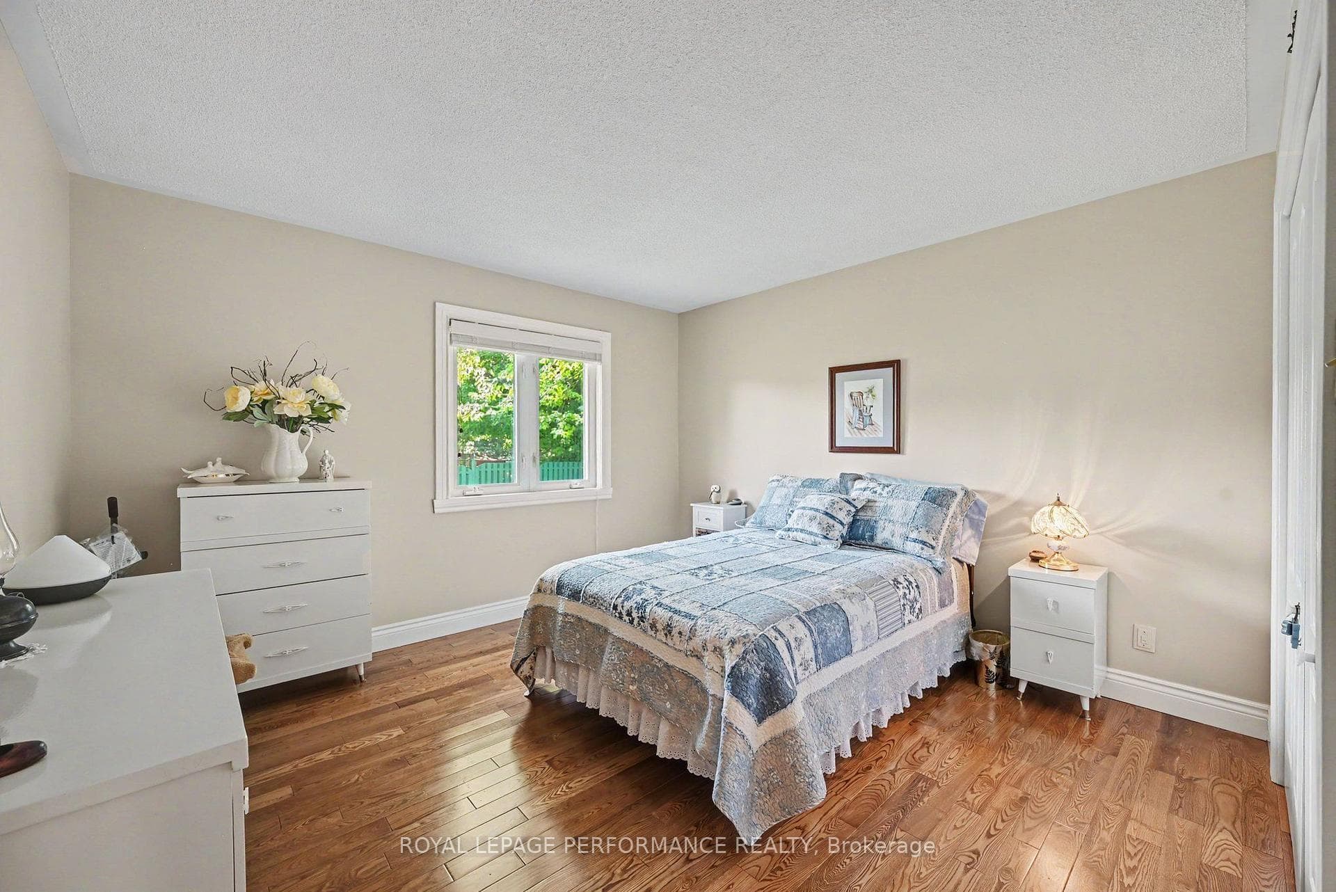 1401 Holy Cross Boulevard photo 24