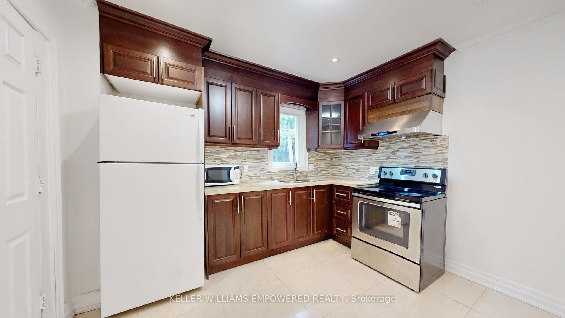 98 Glen Cameron Road photo 9