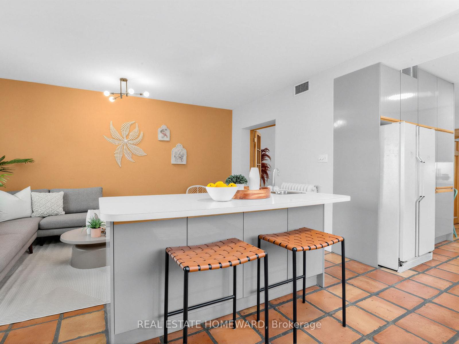 46 Westmount Avenue photo 16