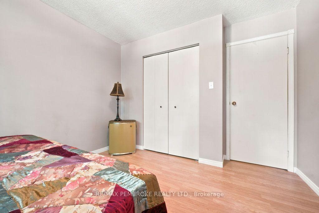 1656 Beachburg Road photo 27