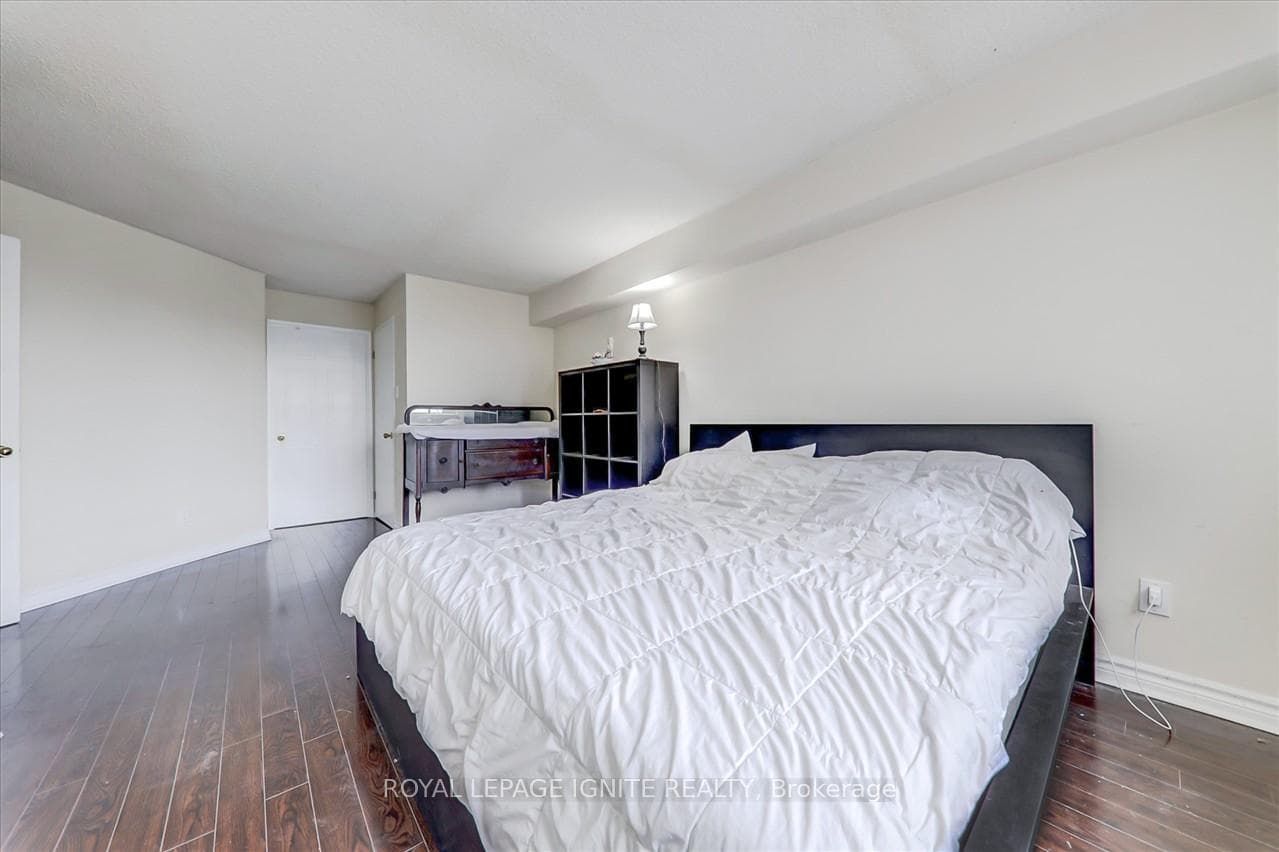 11753 Sheppard Avenue Unit 305 photo 21