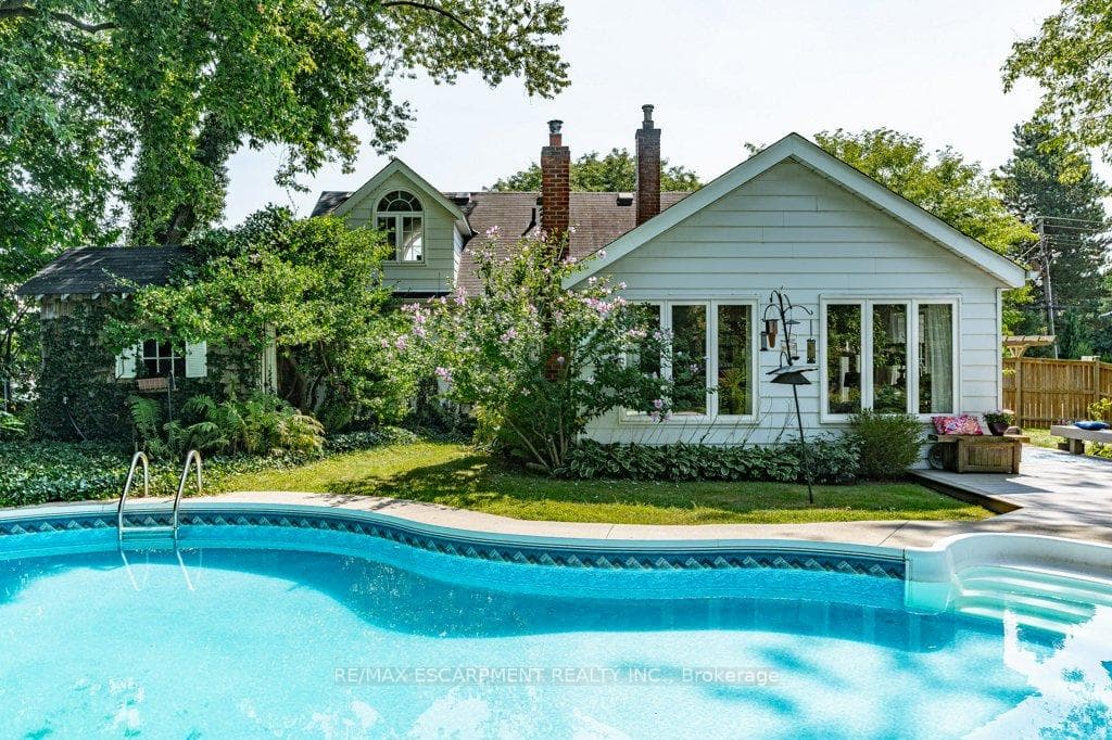 647 Greenwood Drive photo 46
