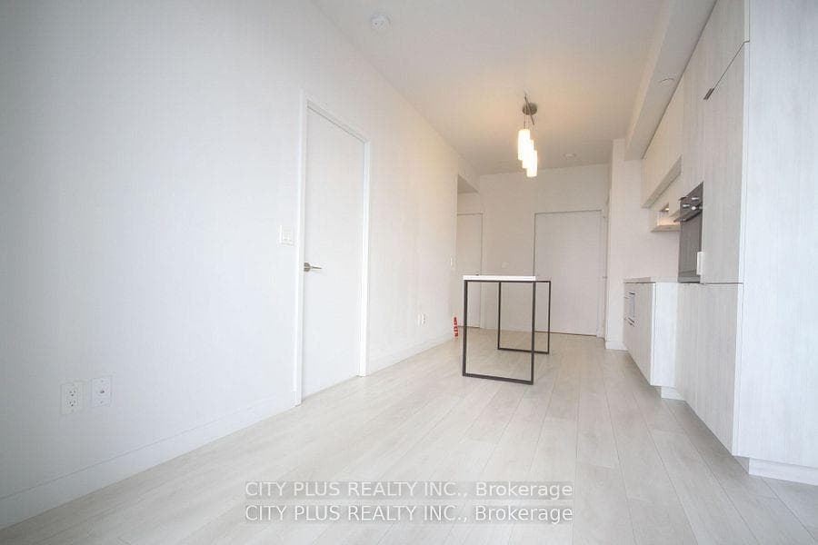8 Eglinton Avenue Unit 3201 photo 12