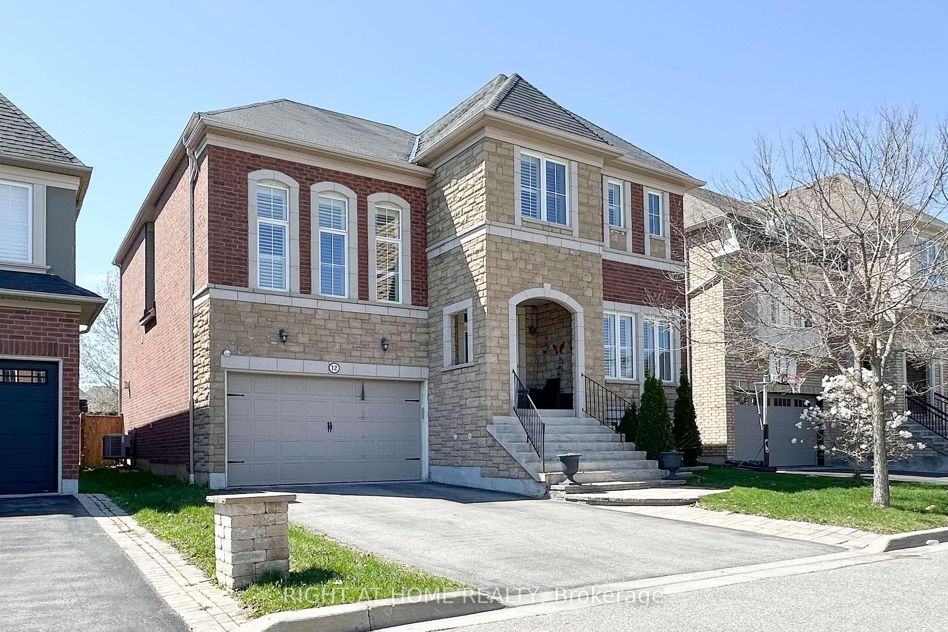 12 Bidgood Drive photo 1