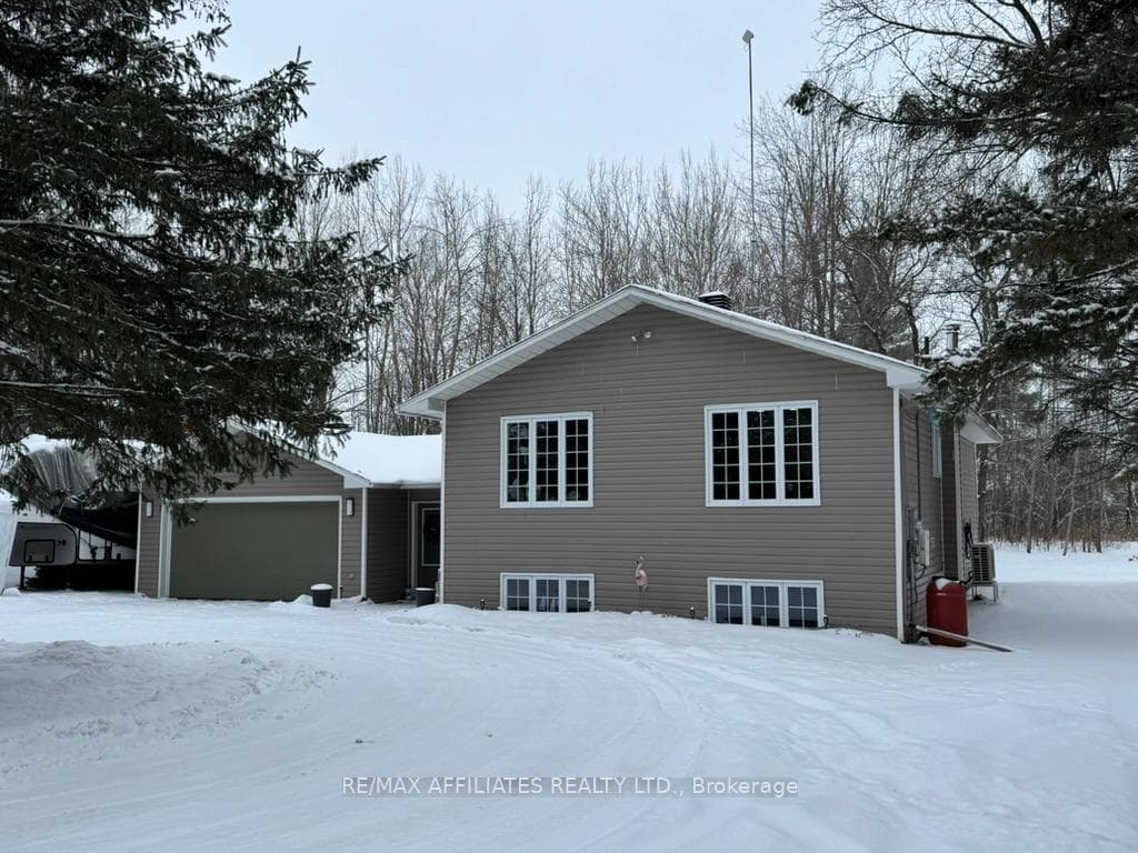 951 DU CASTOR Road photo 2