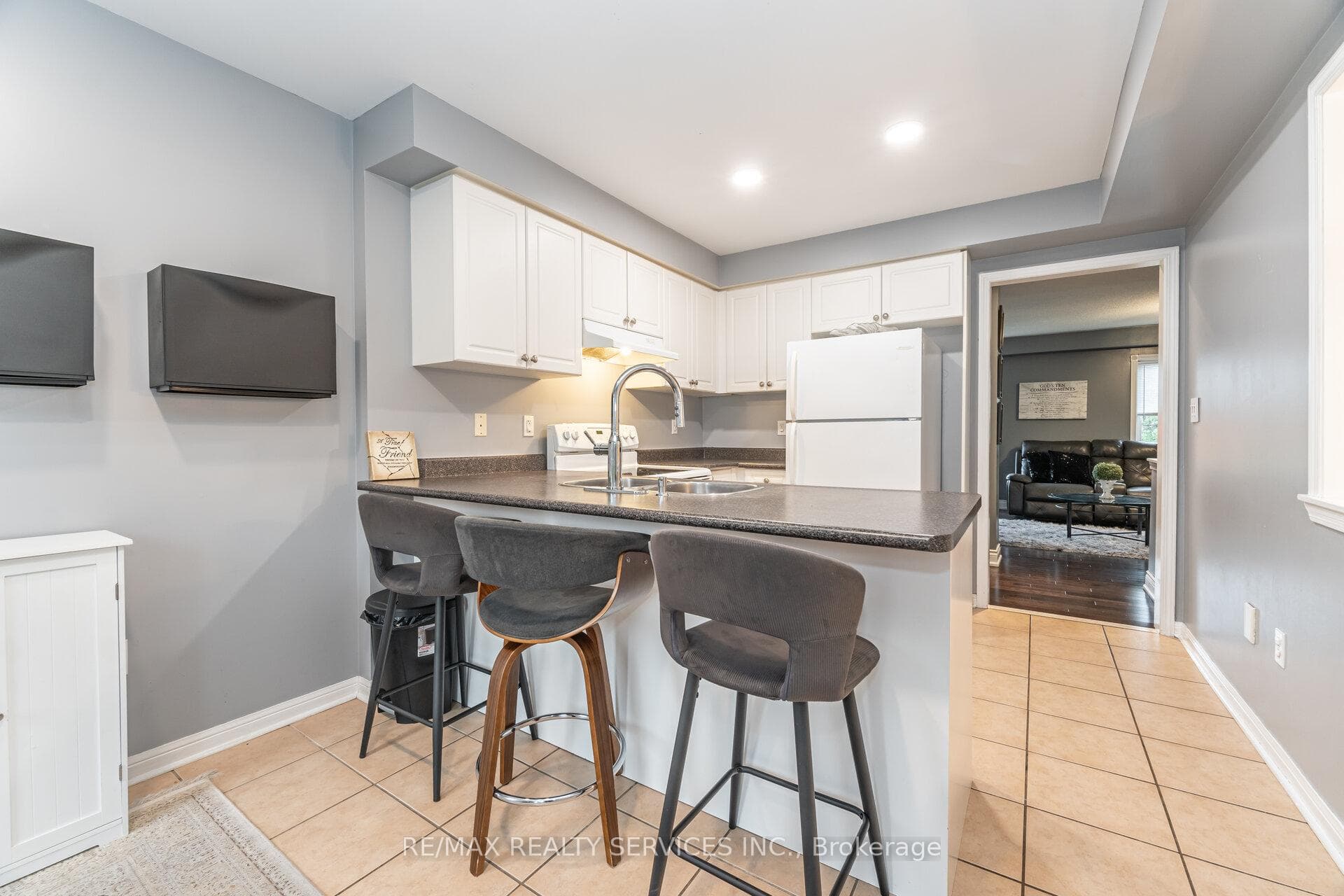 271 Richvale Drive Unit 38 photo 11