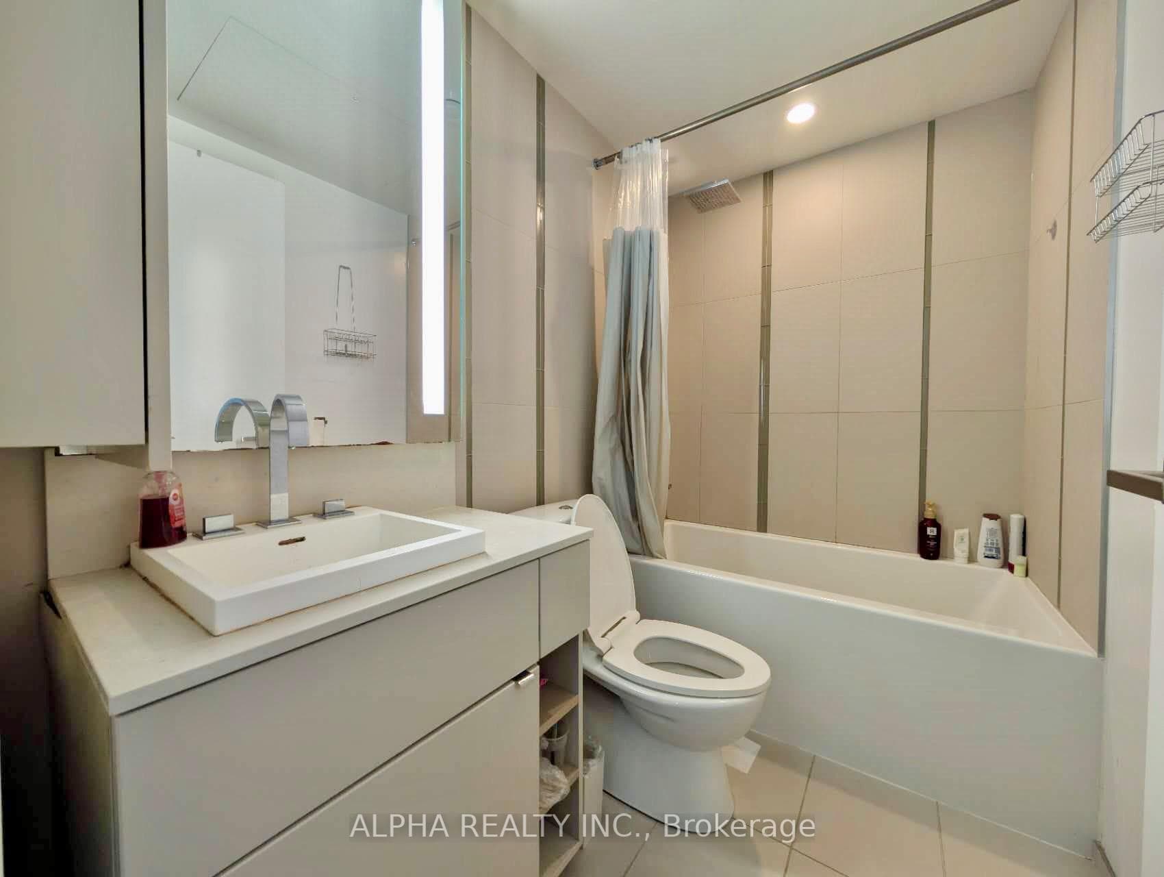 101 Peter Street Unit 1707 photo 5