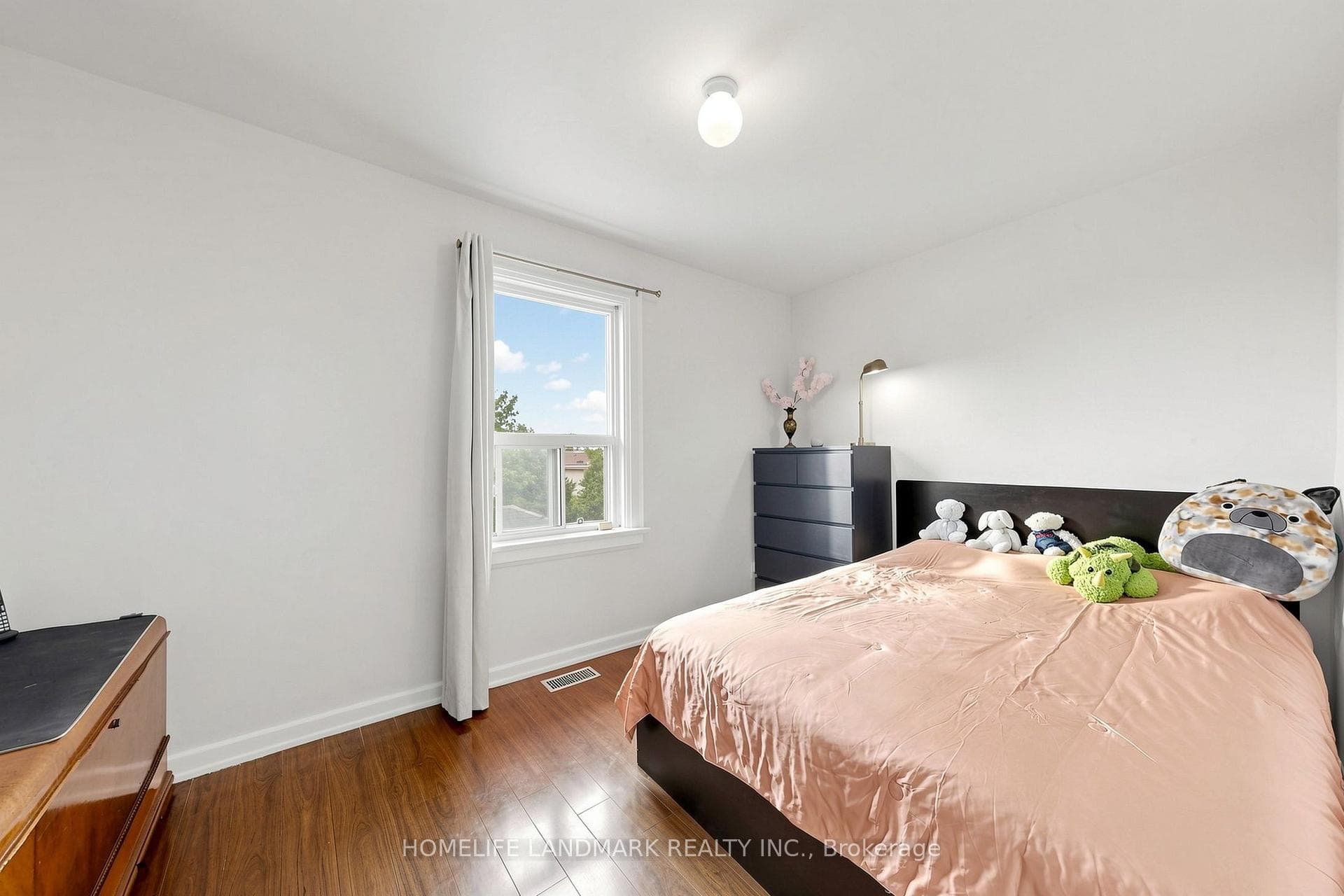 484 Glenholme Avenue photo 28