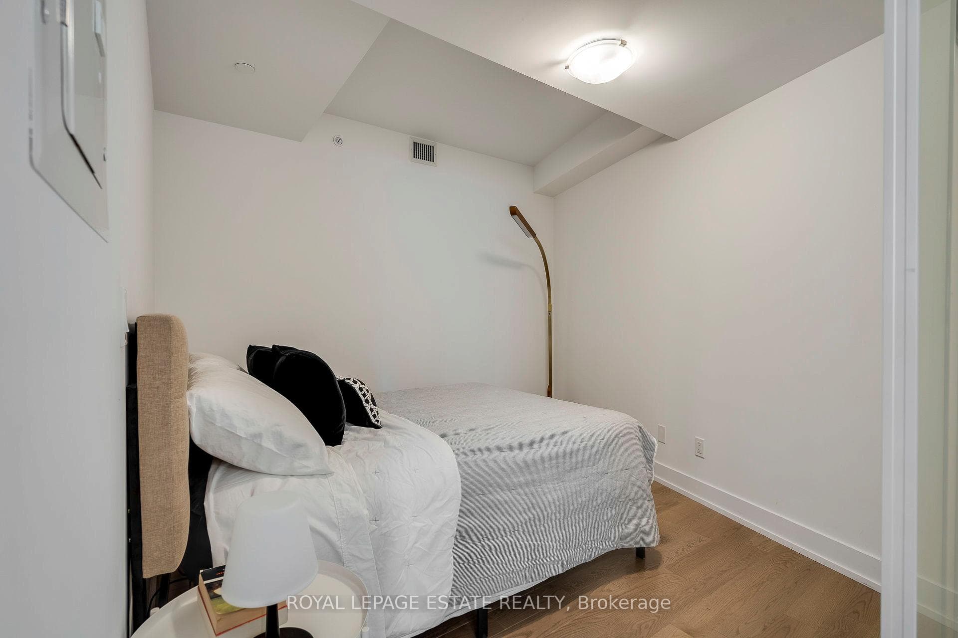 175 Pears Avenue Unit Th8 photo 22