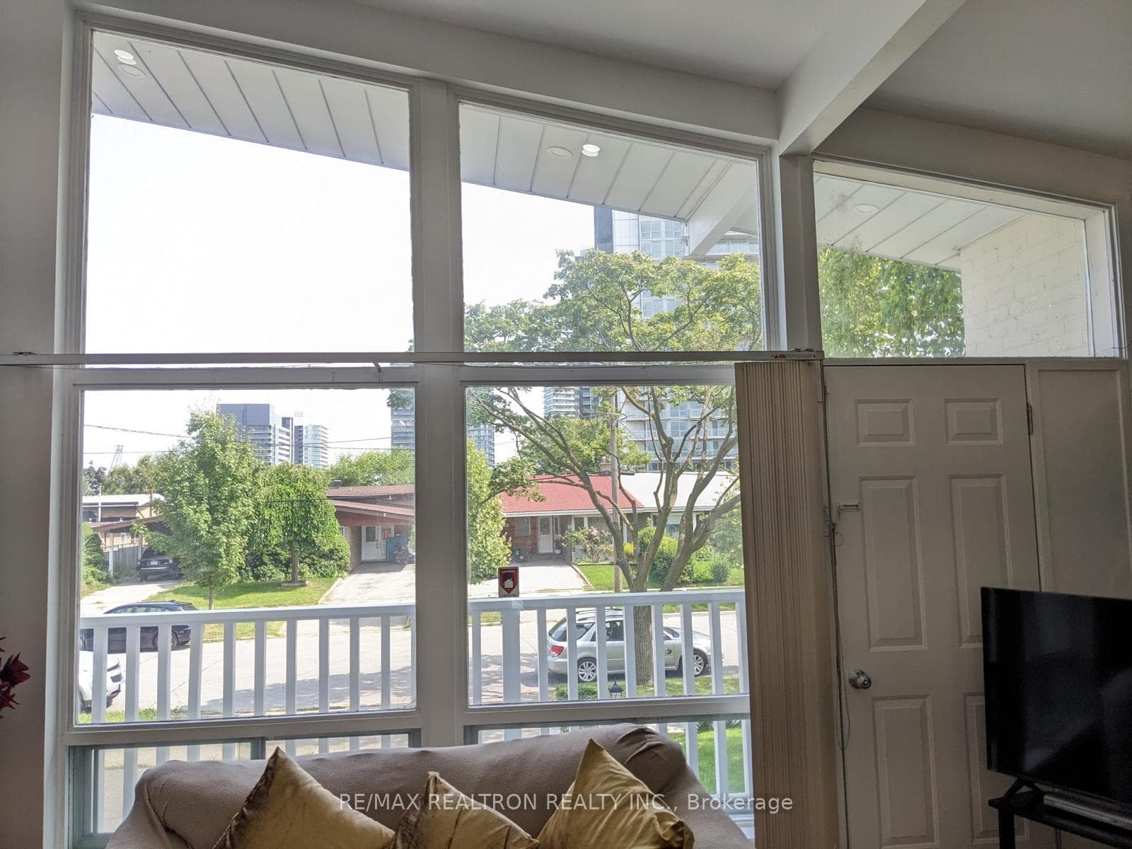 10 Bessarion Road photo 12