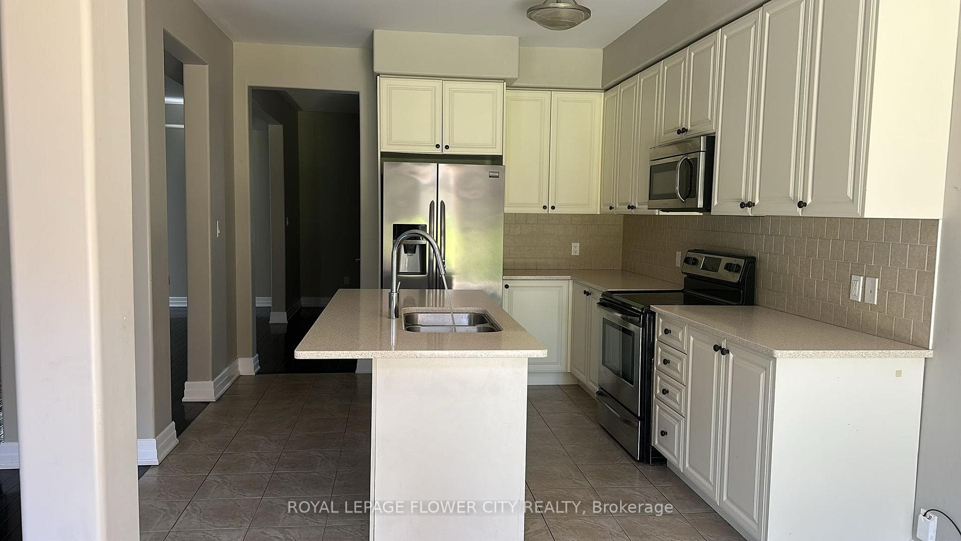 1765 Shelburne Street photo 6