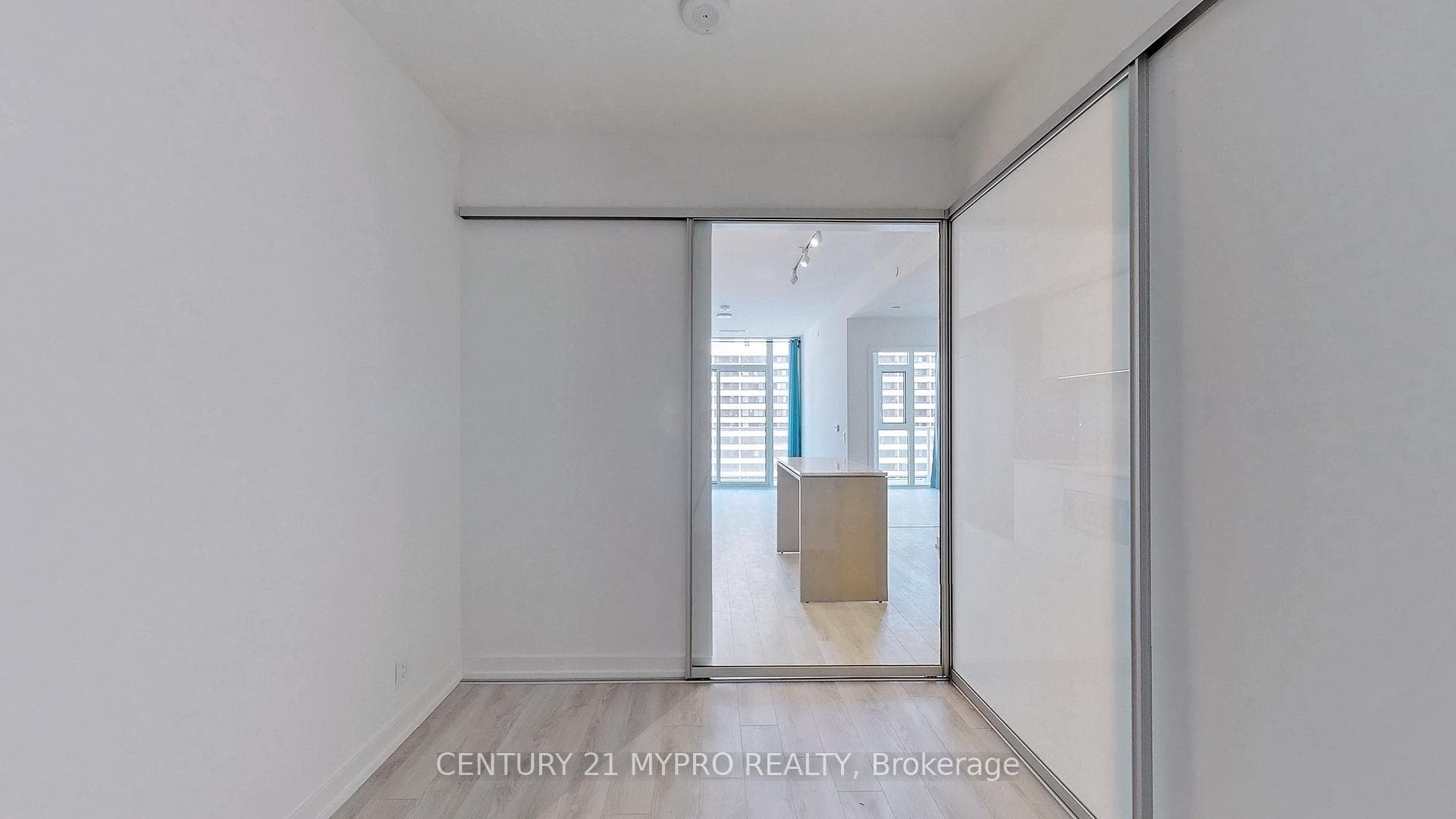33 Helendale Avenue Unit 1015 photo 29