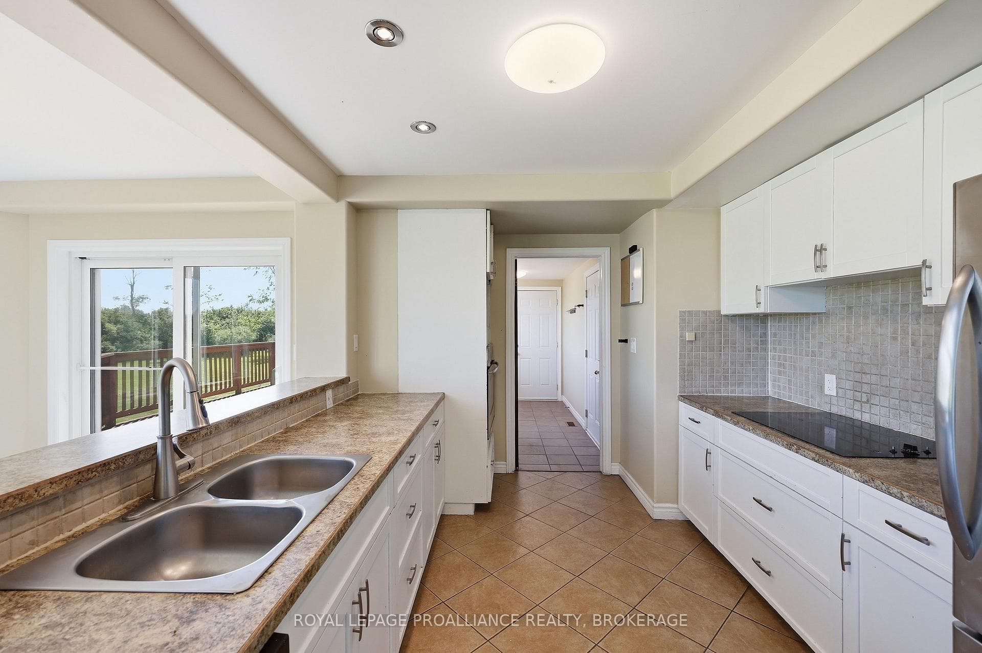 1461 English Way photo 19