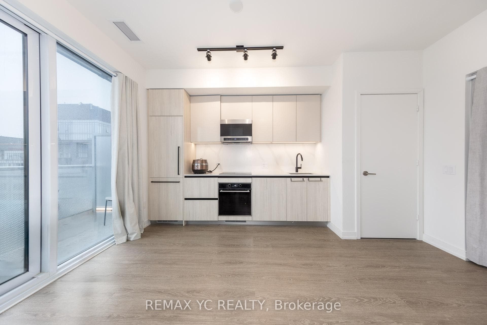 425 Front Street Unit 804 photo 9