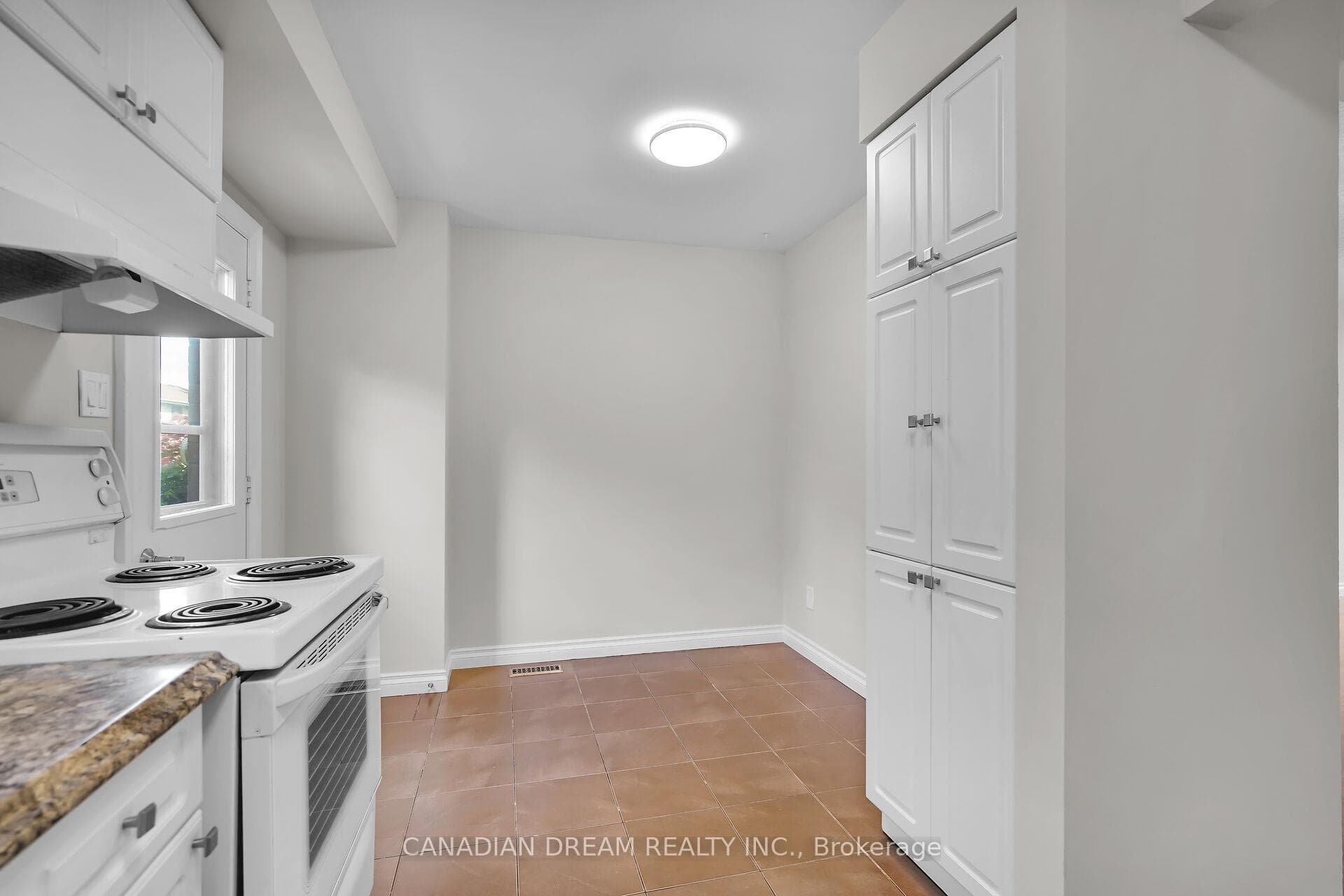 101 Highview Avenue Unit 18 photo 14