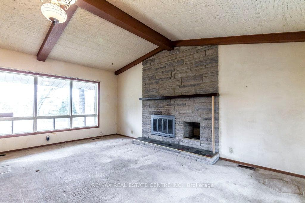 643 Hanlon Road photo 9