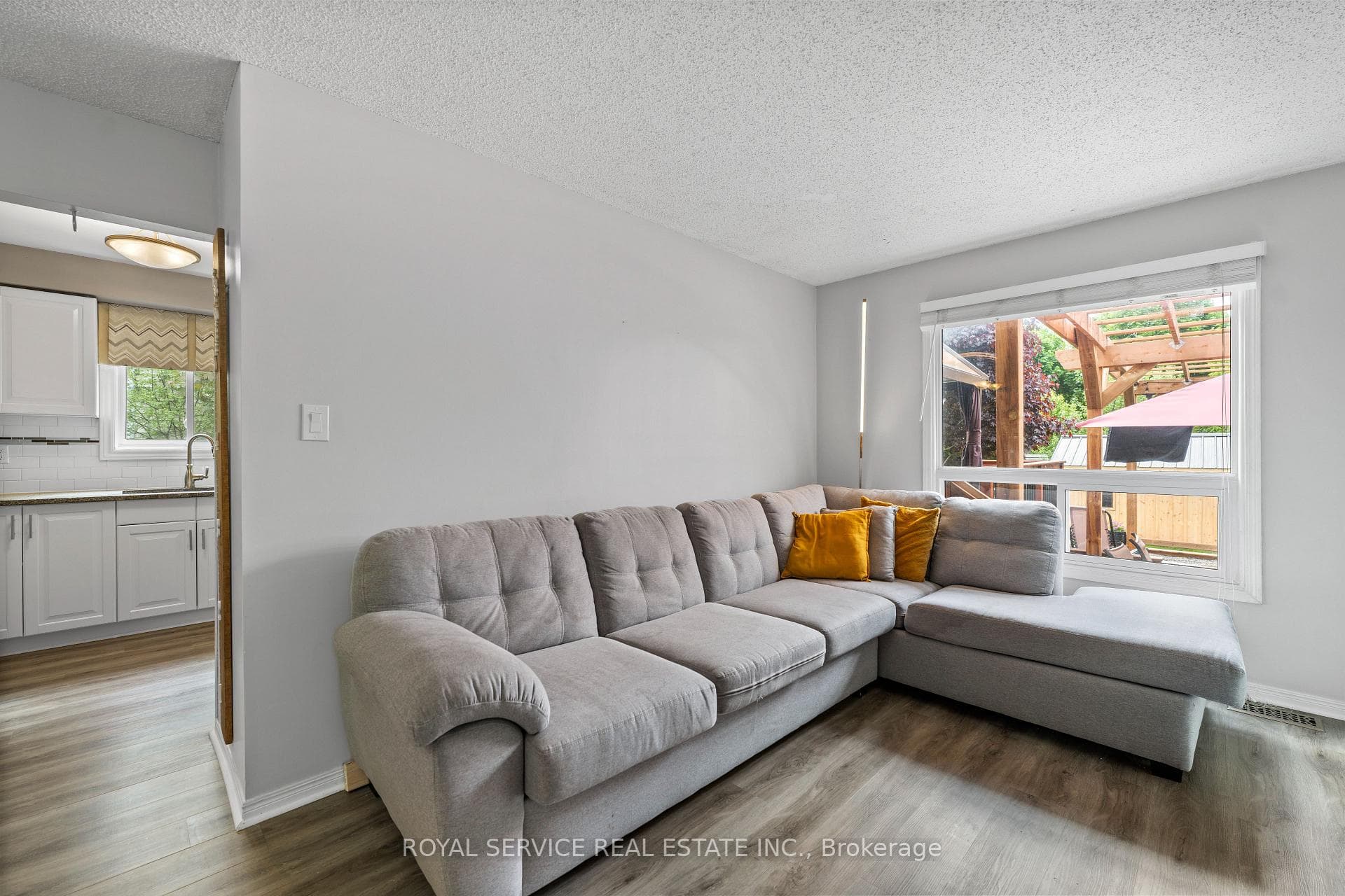 13 Burnham Boulevard photo 22
