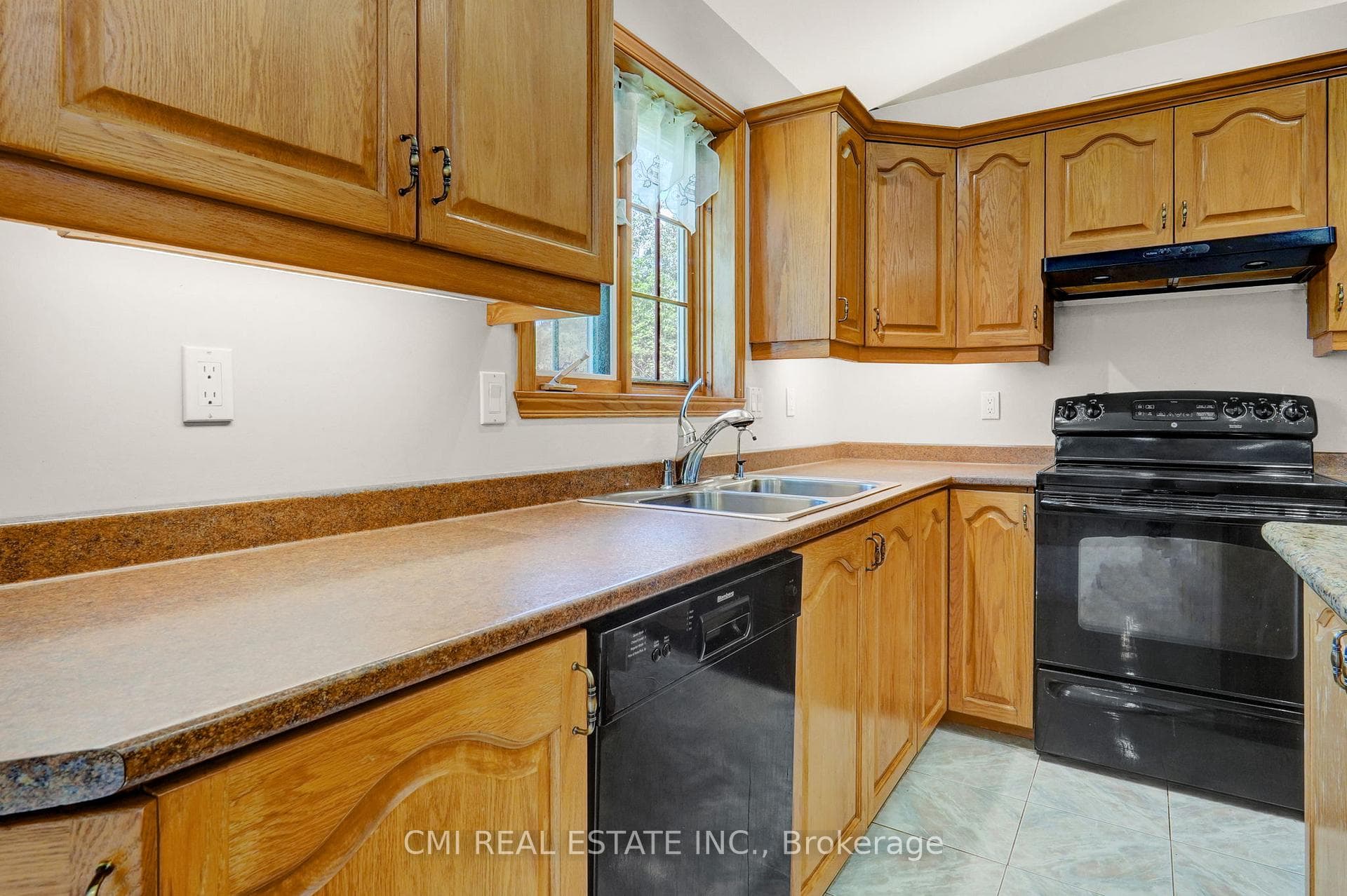 22139 Beauchamps Drive photo 20