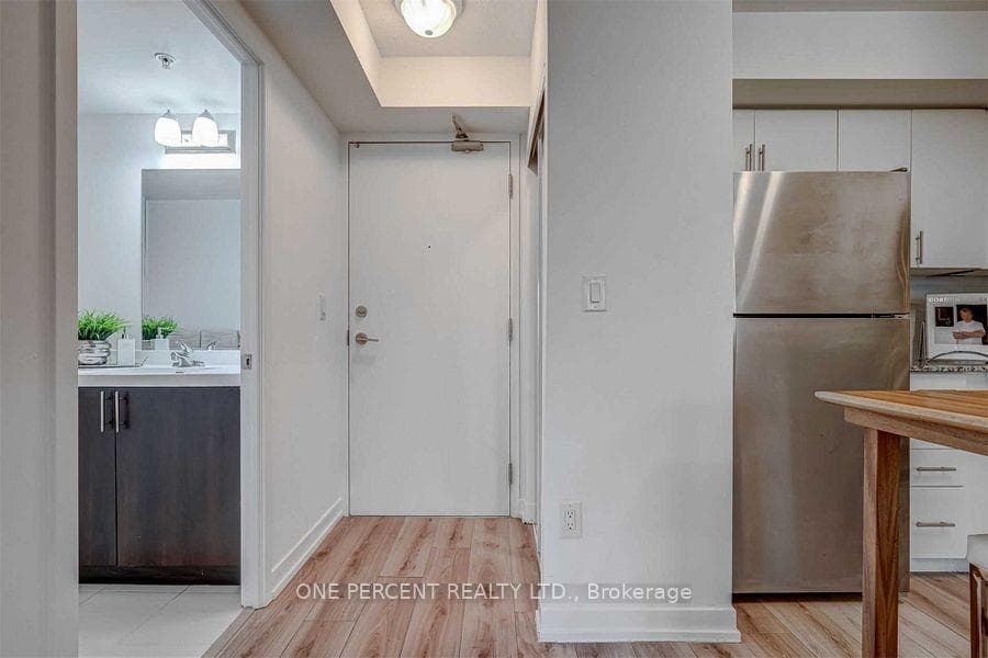 1420 Dupont Road Unit 406 photo 2