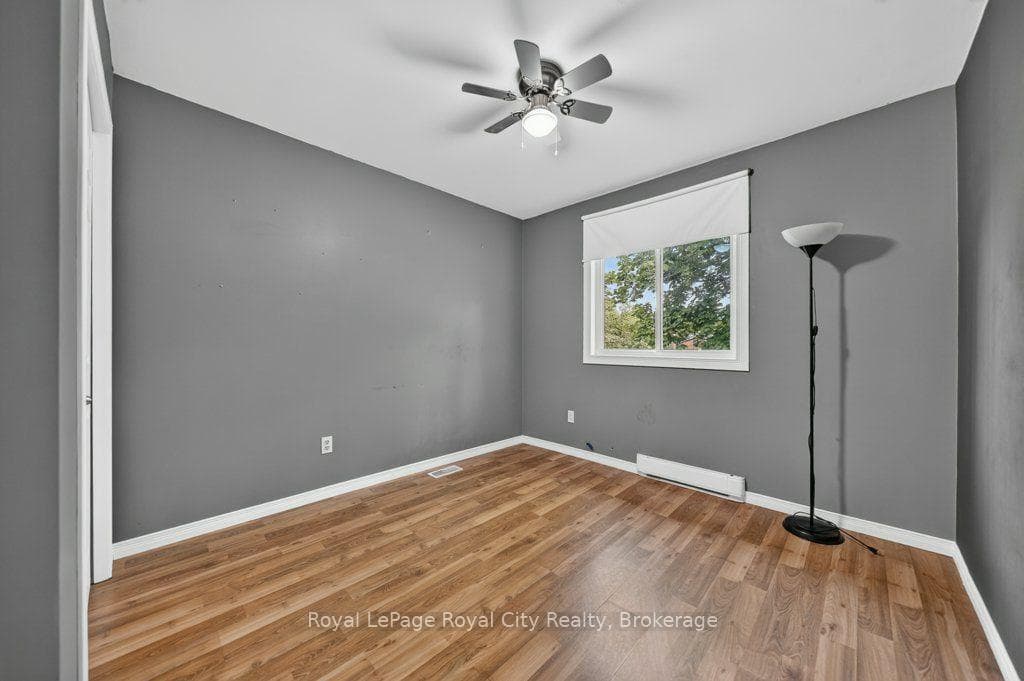 18 Springdale Boulevard photo 22