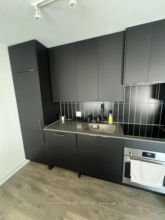 2920 Hwy7 Road Unit 1907 photo 8