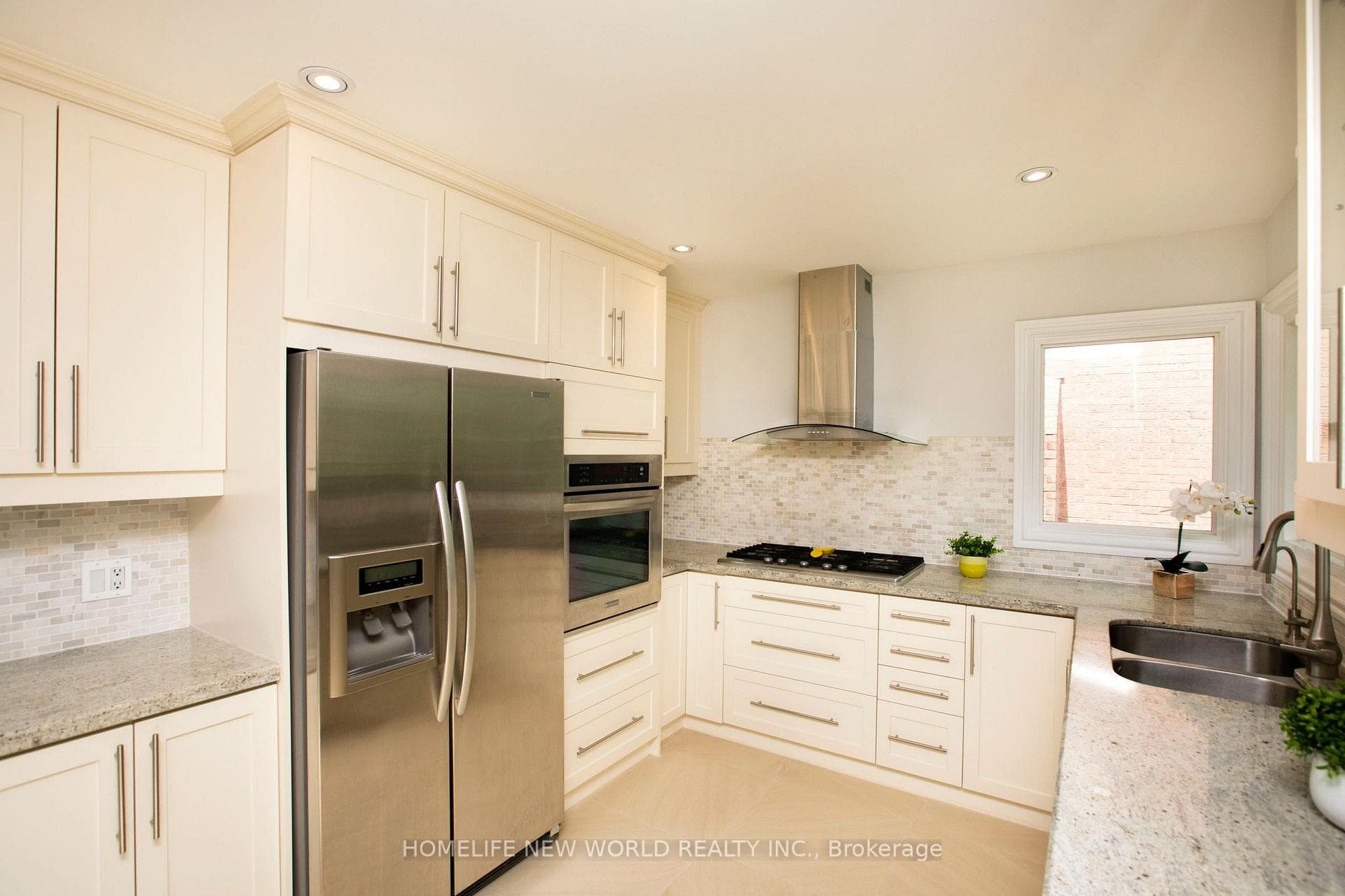 27 John Stiver Crescent photo 11