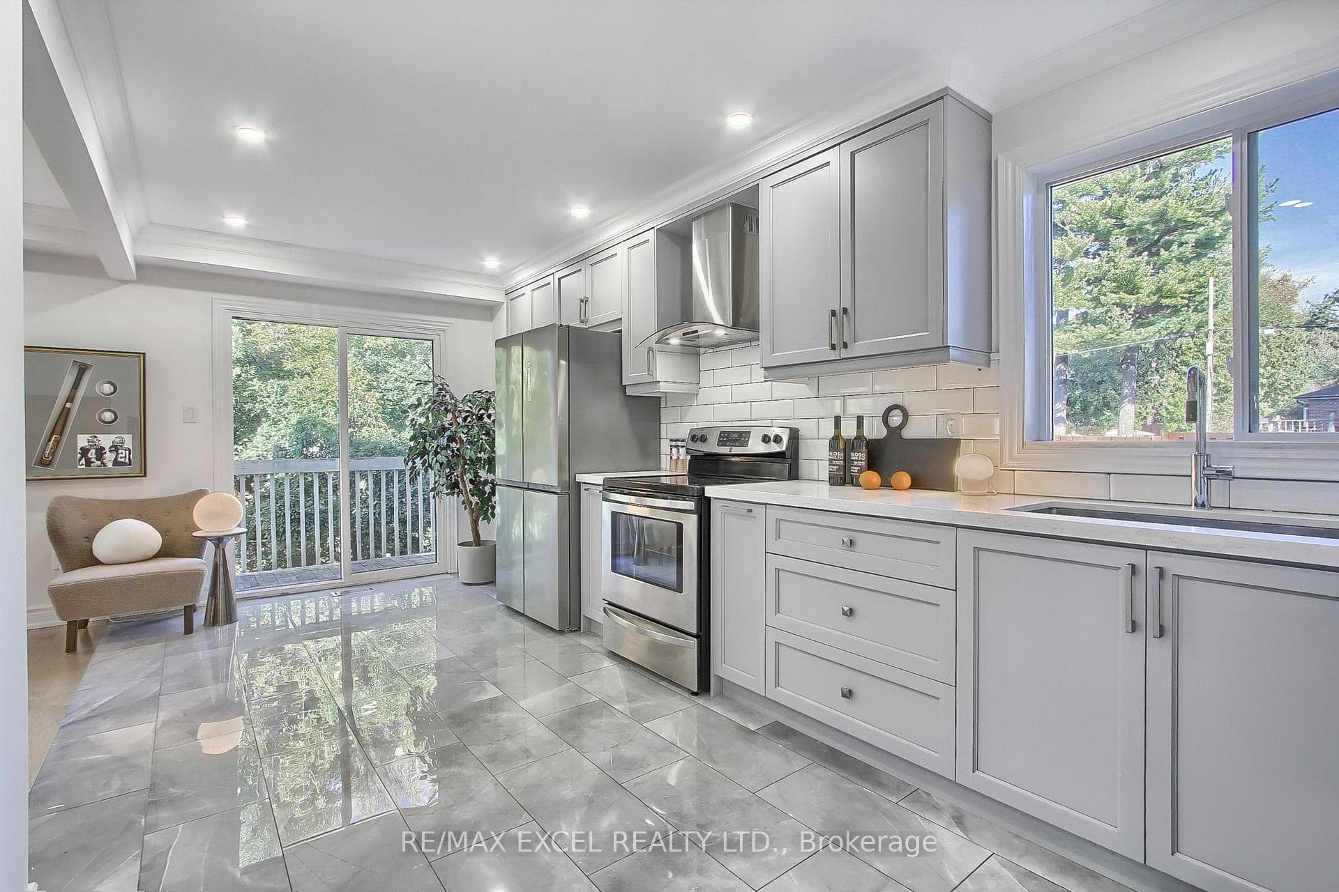 1 New Havens Way photo 10