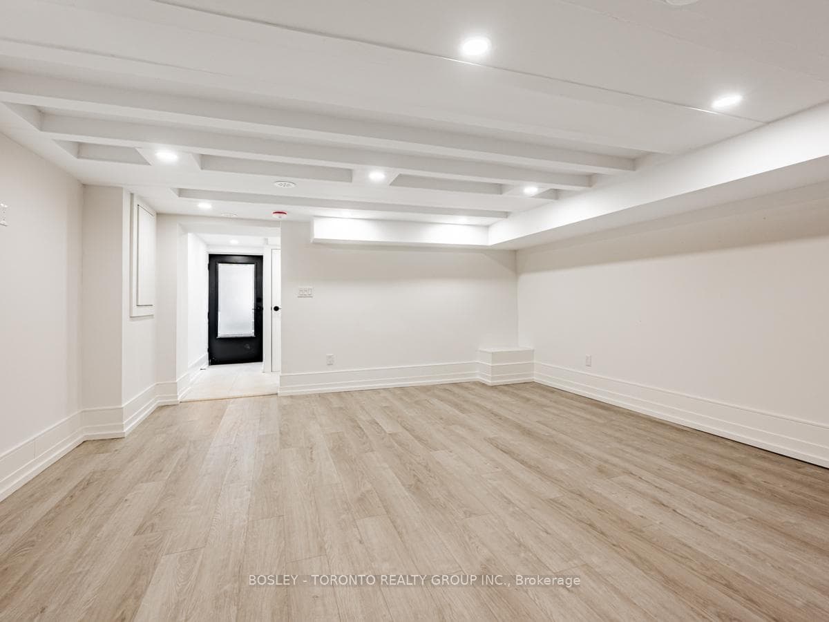 745 Euclid Avenue Unit Lower photo 4