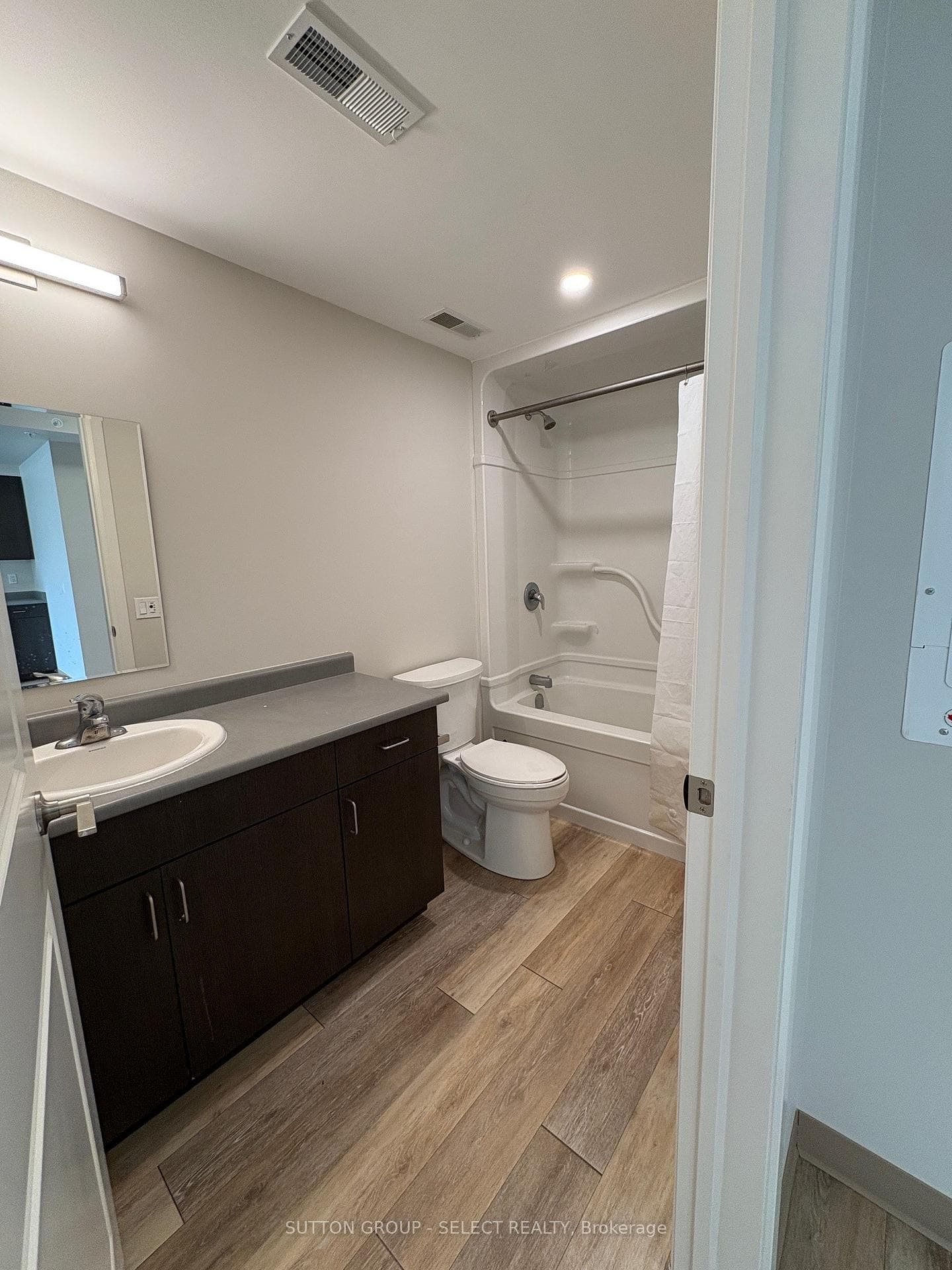 99 POND MILLS Road Unit 1204 photo 10