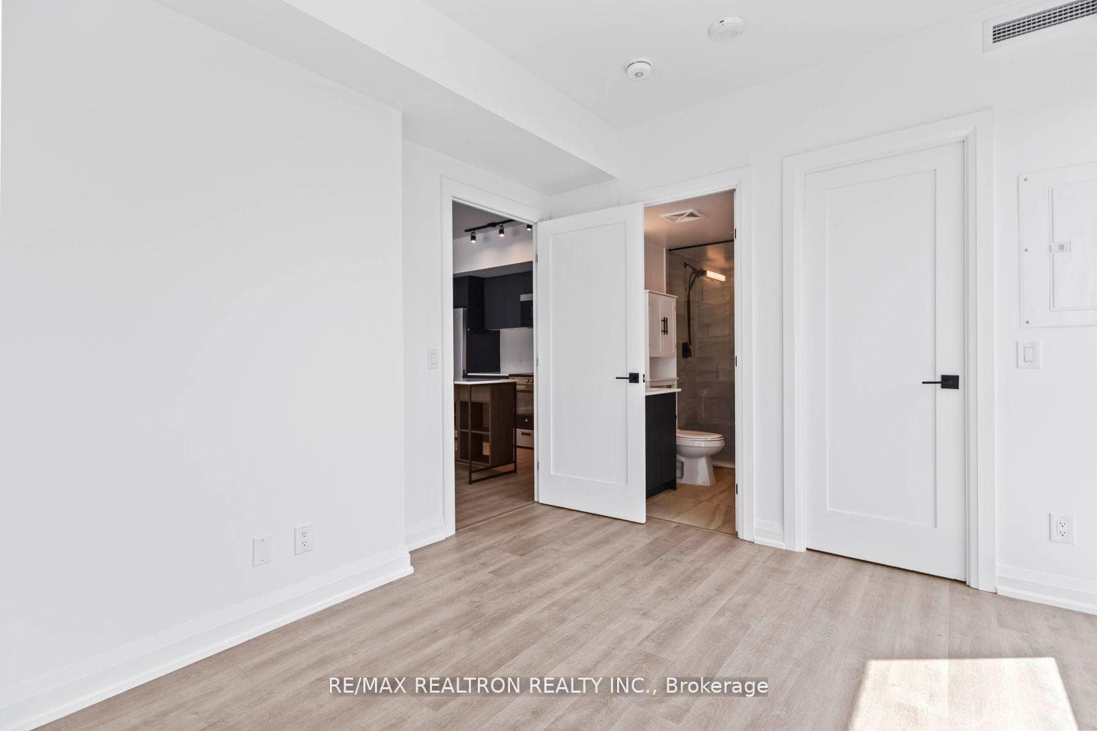 2369 Danforth Avenue Unit 316 photo 14