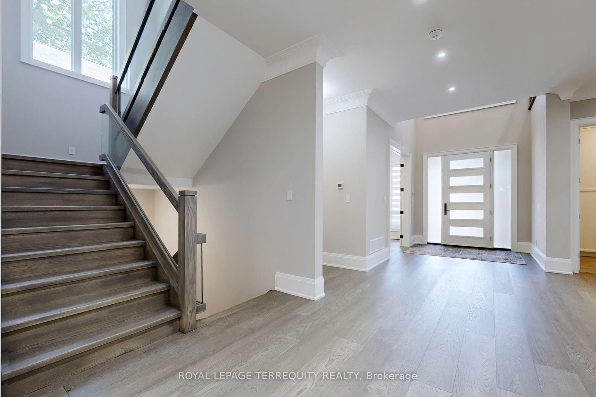 570 Maitland Drive photo 16