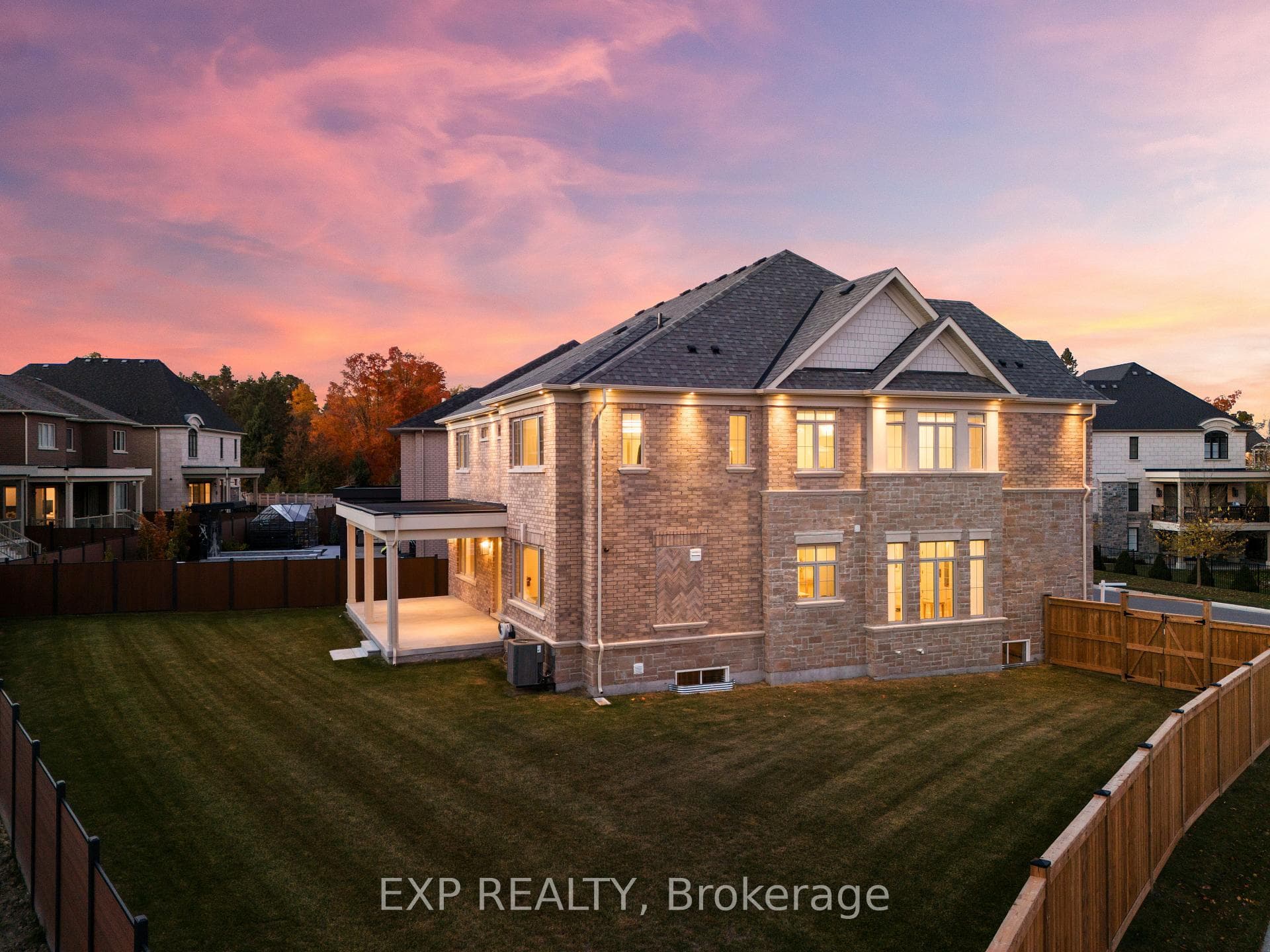 6 Klees Crescent photo 37
