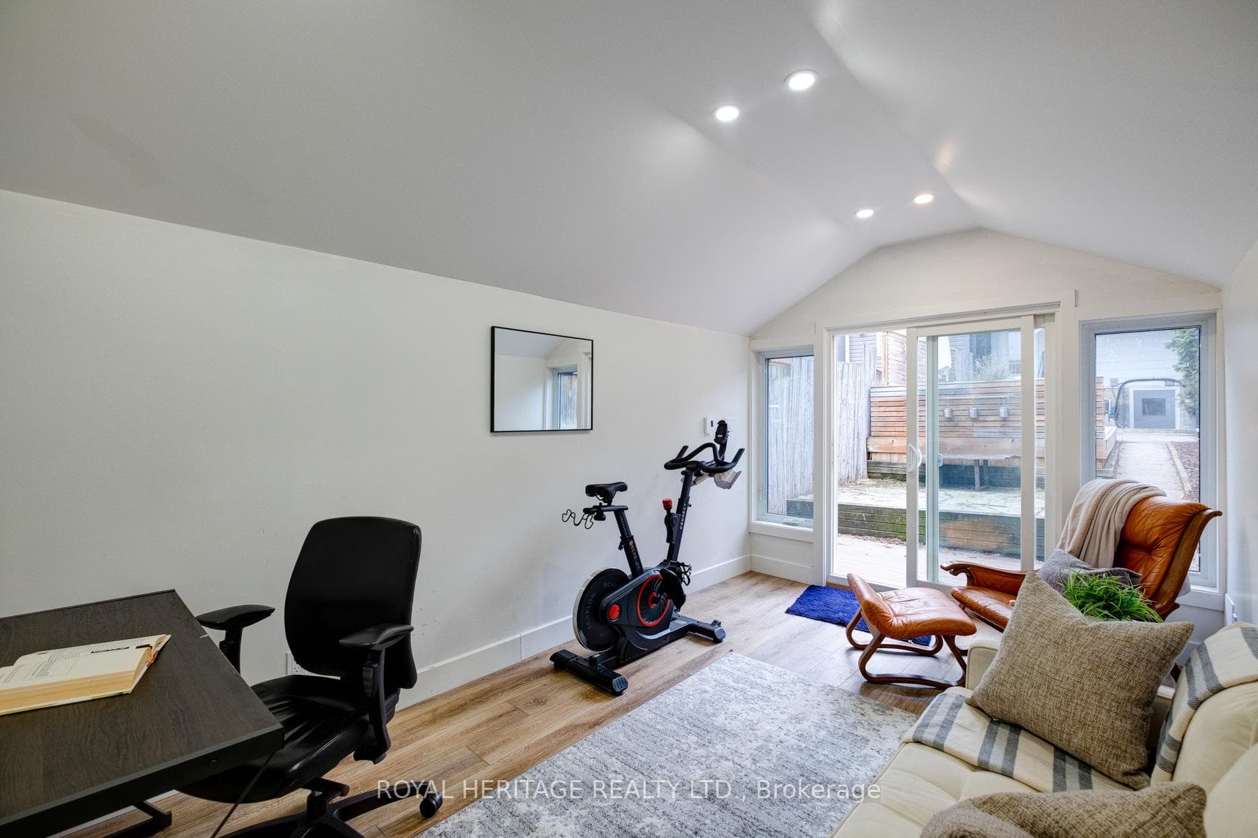 148 Silverthorn Avenue photo 21