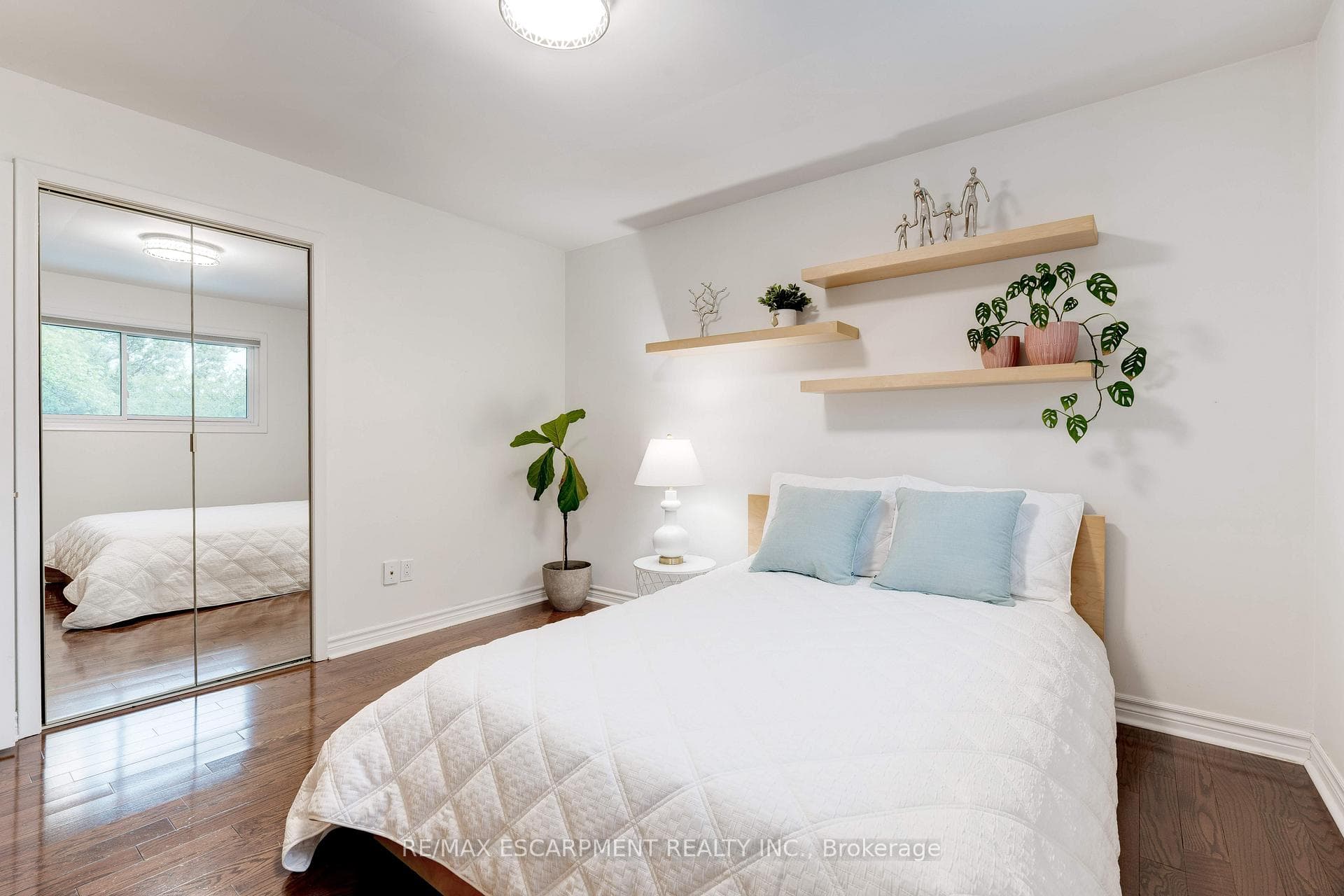 451 Sandlewood Road photo 28