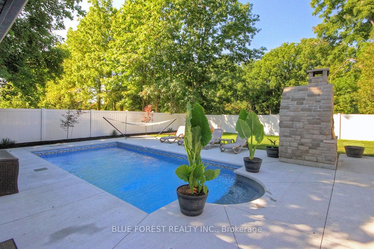 94 Harris Road photo 36