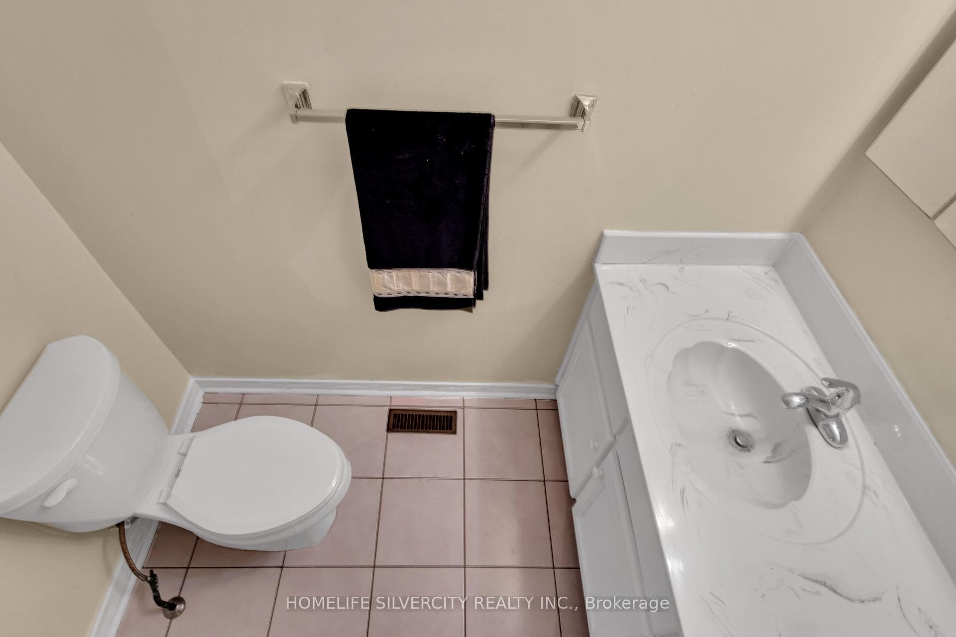 594 Sewells Road photo 22