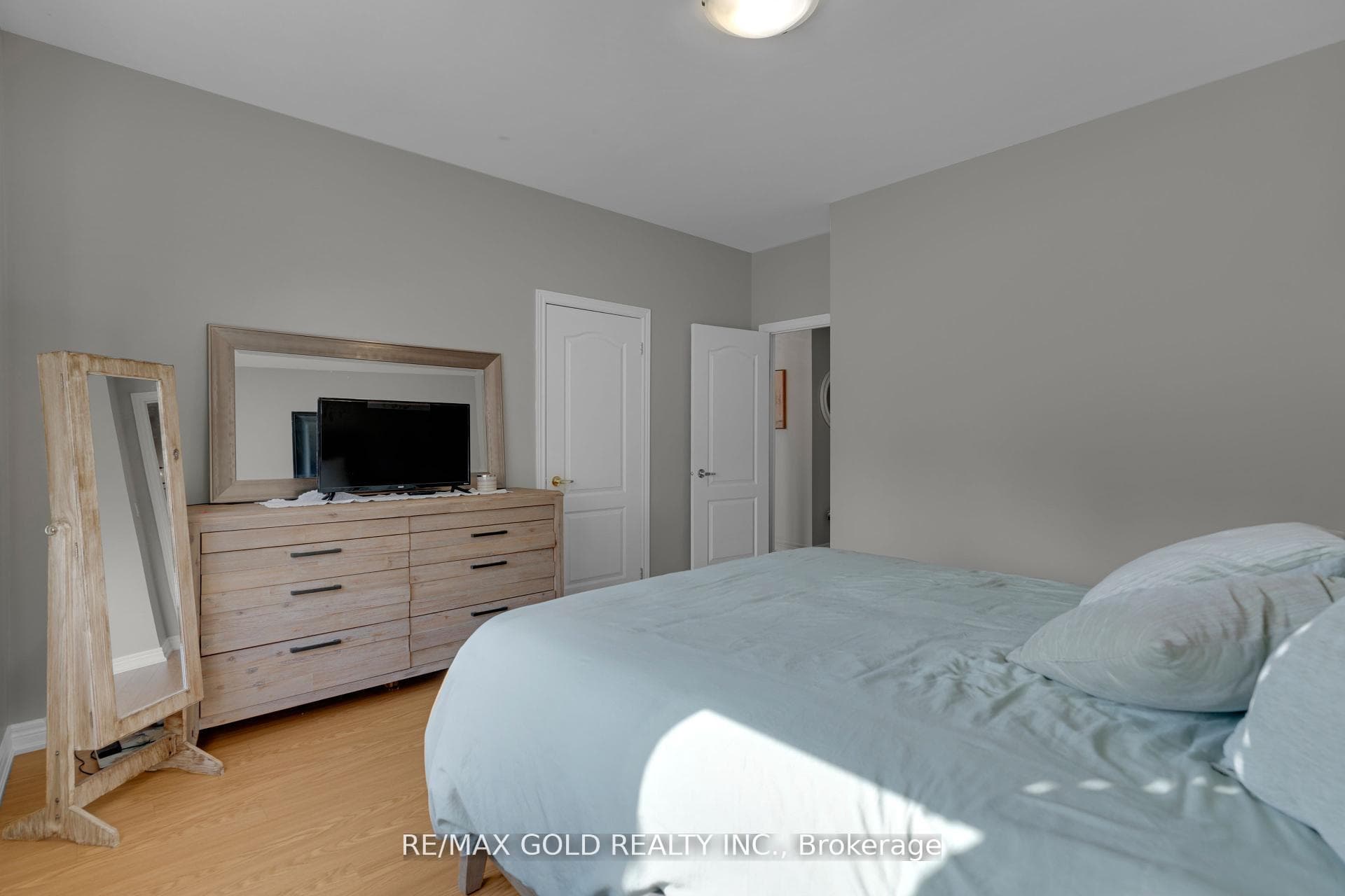 12572 Heritage Road photo 13