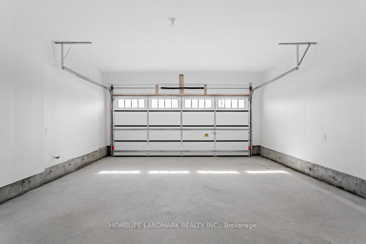 672 Grand Ridge Avenue photo 33