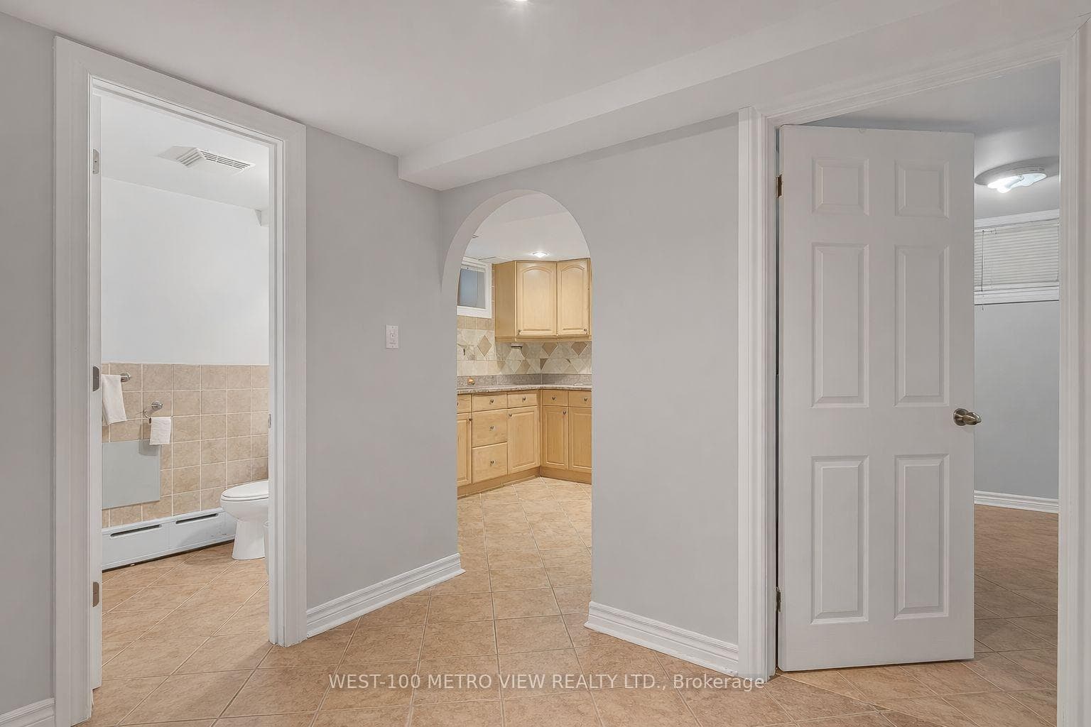 1733 Dufferin Street photo 19