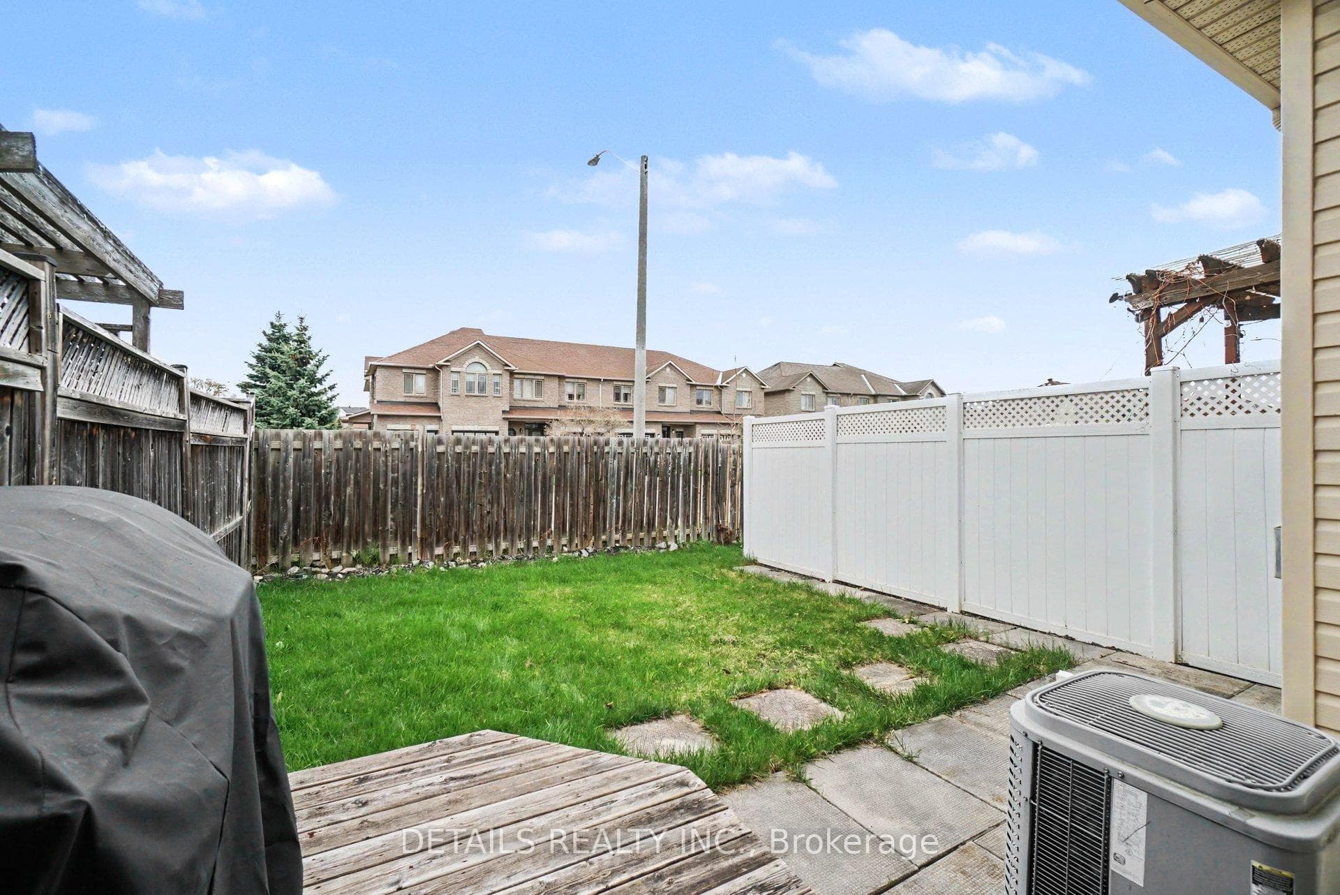 112 Whispering Winds Way photo 31
