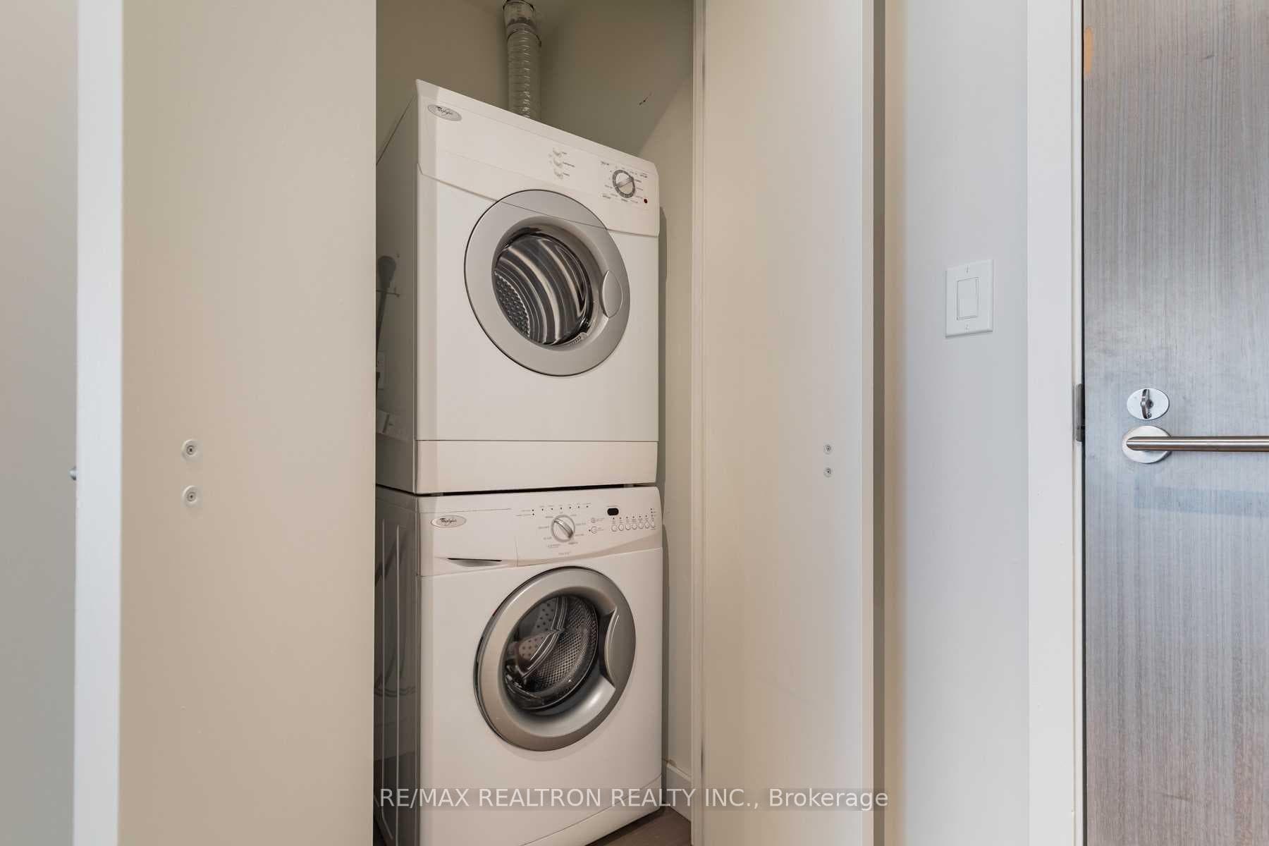 111 Bathurst Street Unit 1010 photo 16