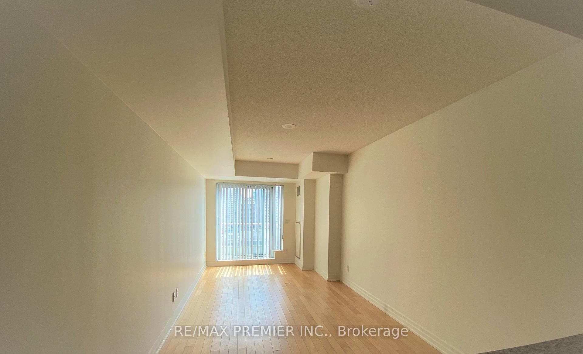 8 Scollard Street Unit 1407 photo 6