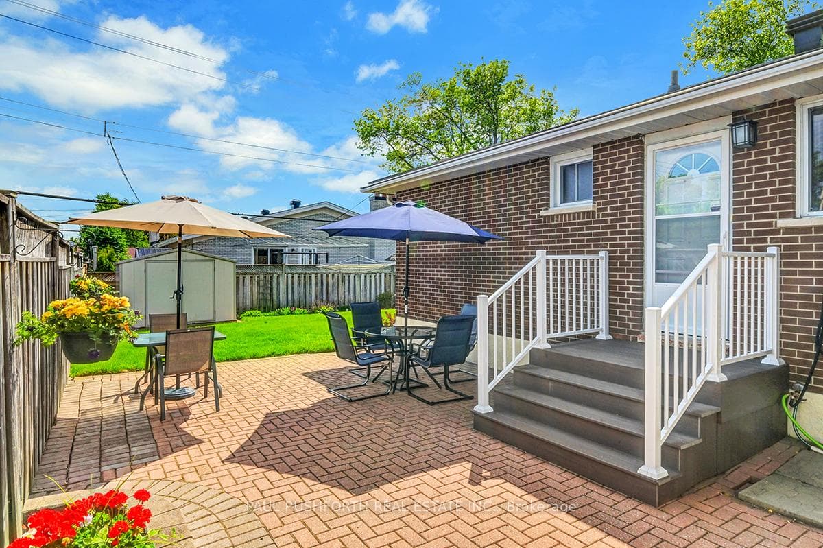 1214 Castle Hill Crescent photo 25