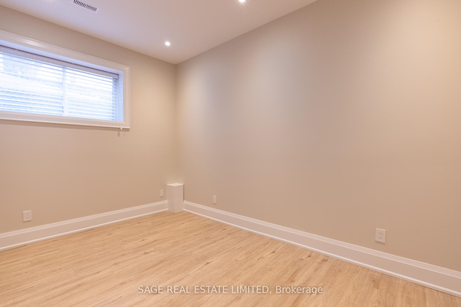 185 Fairholme Avenue Unit Lower photo 11