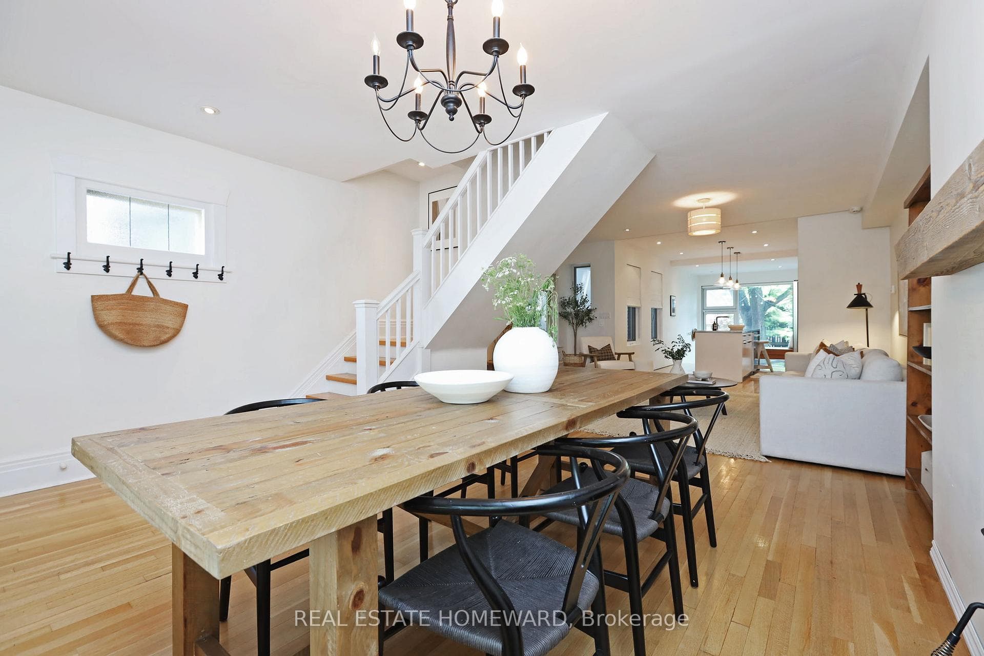 25 Saunders Avenue photo 5