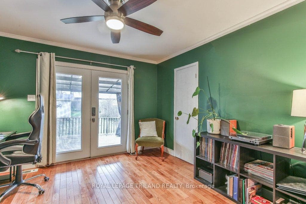 941 QUEENS Avenue photo 25