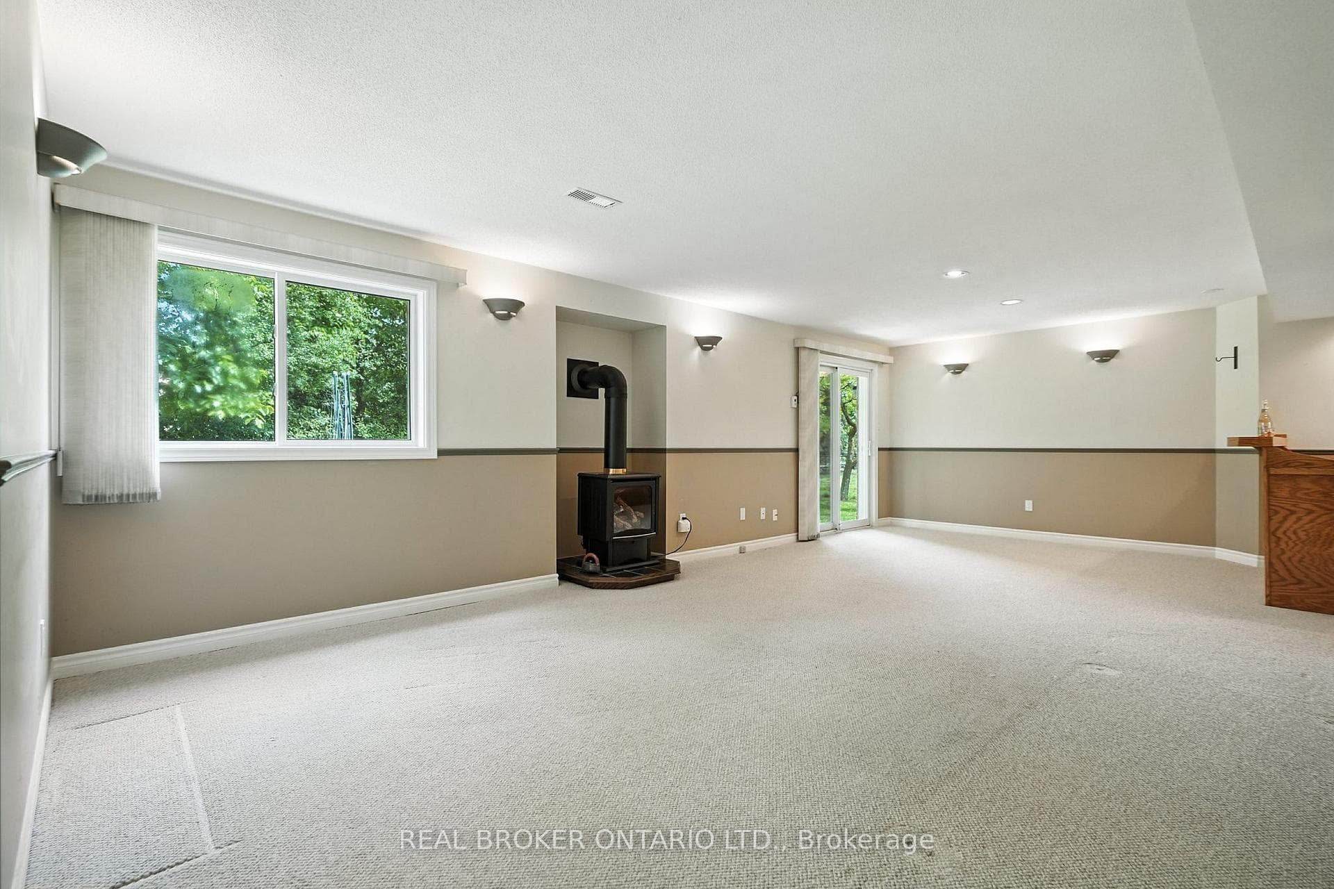 41 Emms Drive photo 24