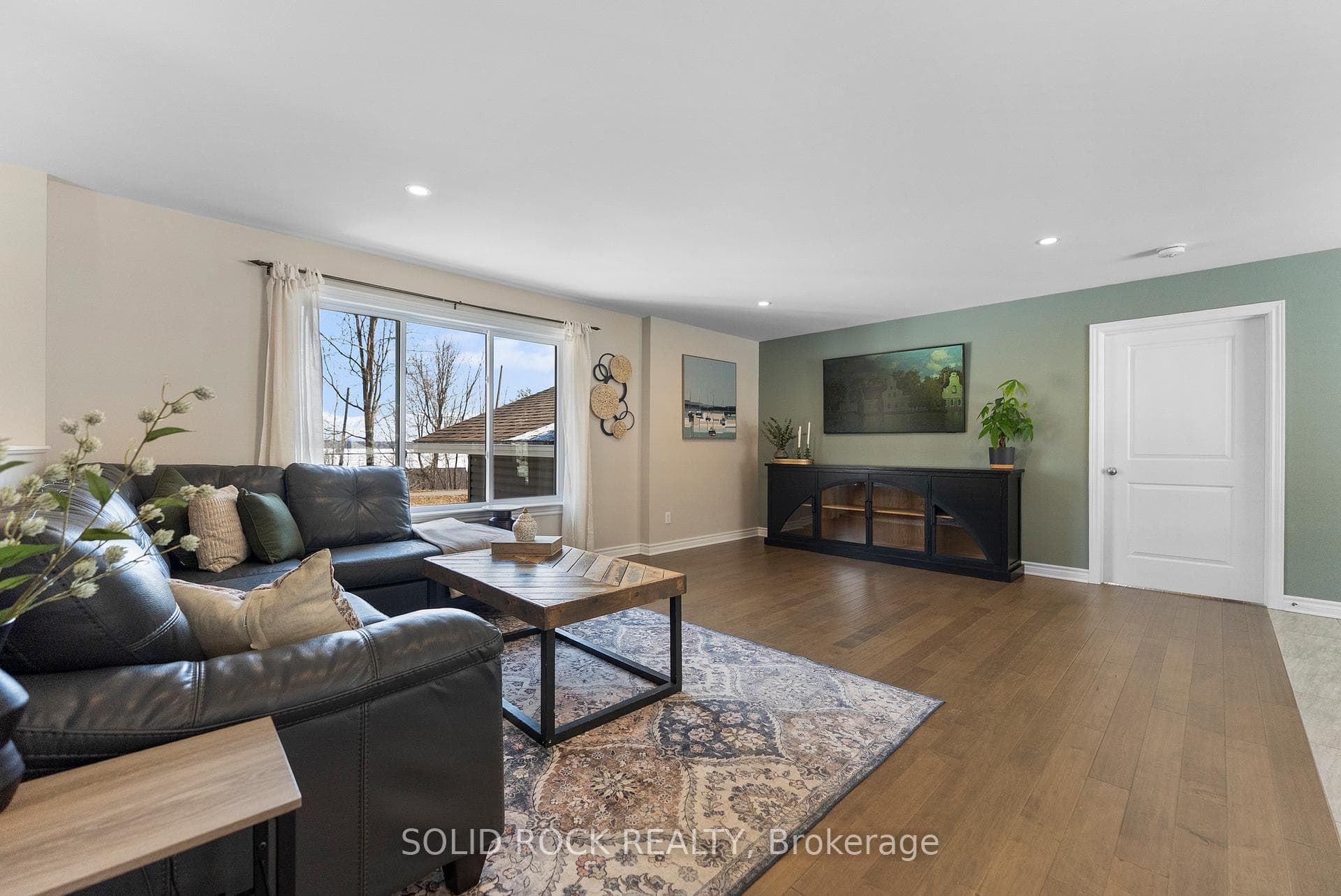 1775 River Road photo 8