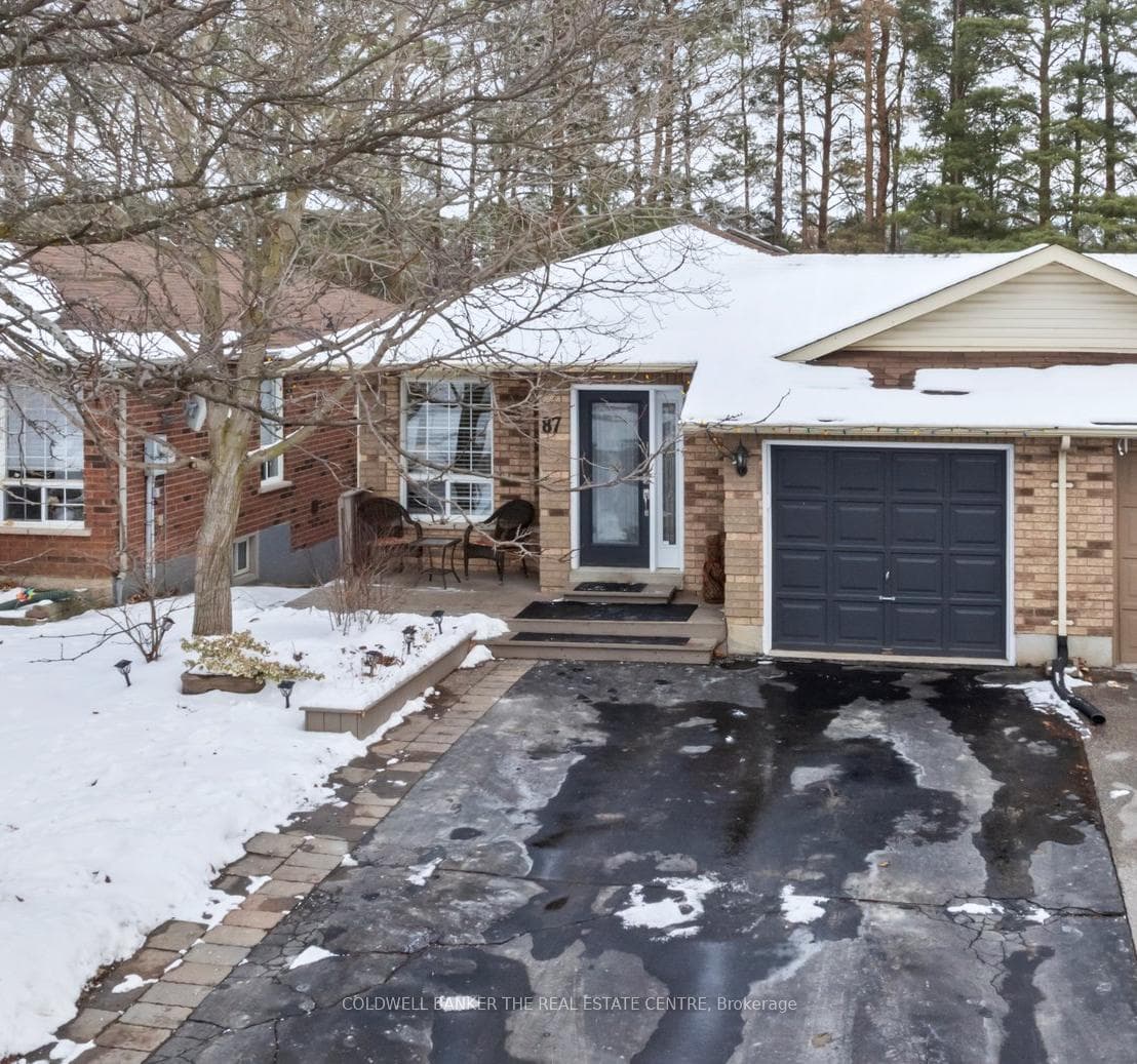 87 Kate Aitken Crescent photo 1